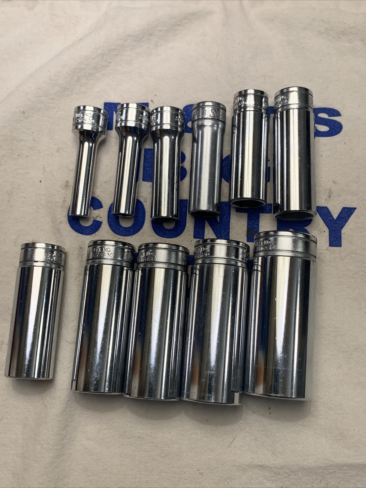 Snap-on Tools USA 3/8″ Drive 6pt 11pc SAE Deep Chrome Socket Set 211SFSY