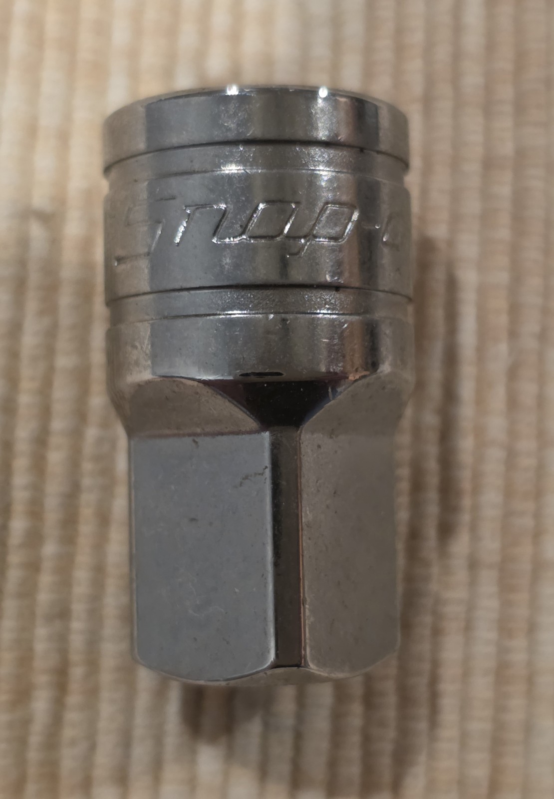 SNAP ON A2A 3/8″ Drive – 1/2″ Socket Adapter USA