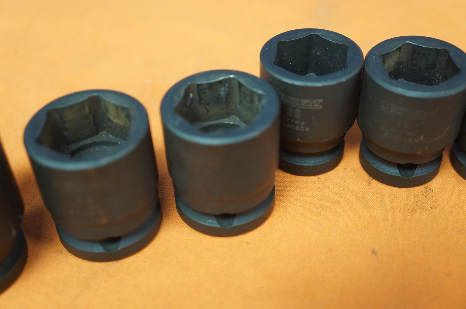 Mac Tools Expert CR-MO E113592 6PT 1/2″ Drive 14PC 10MM-22MM & 24MM Sockets