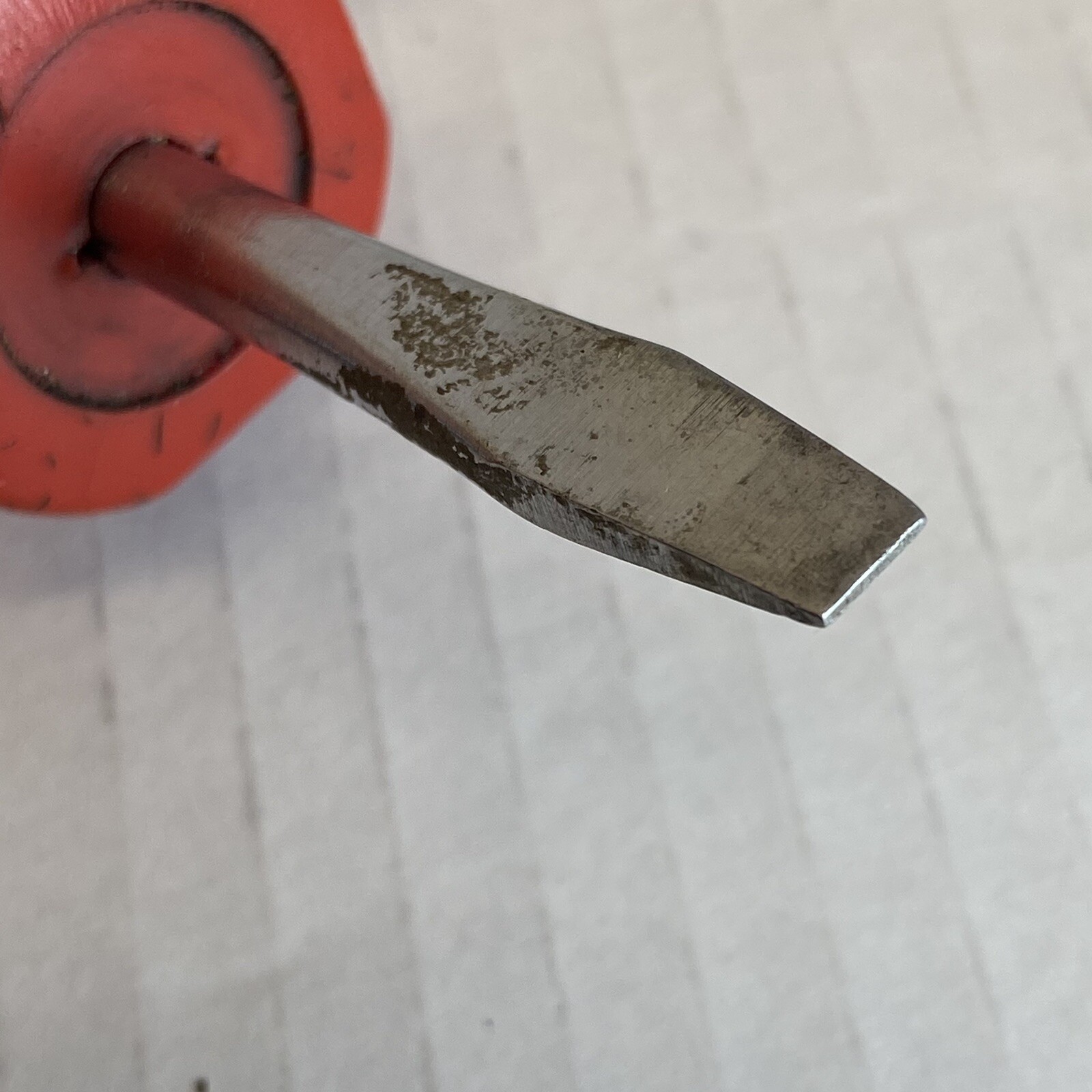 Snap On SDD1 Stubby Flat Head Screwdriver RED USA