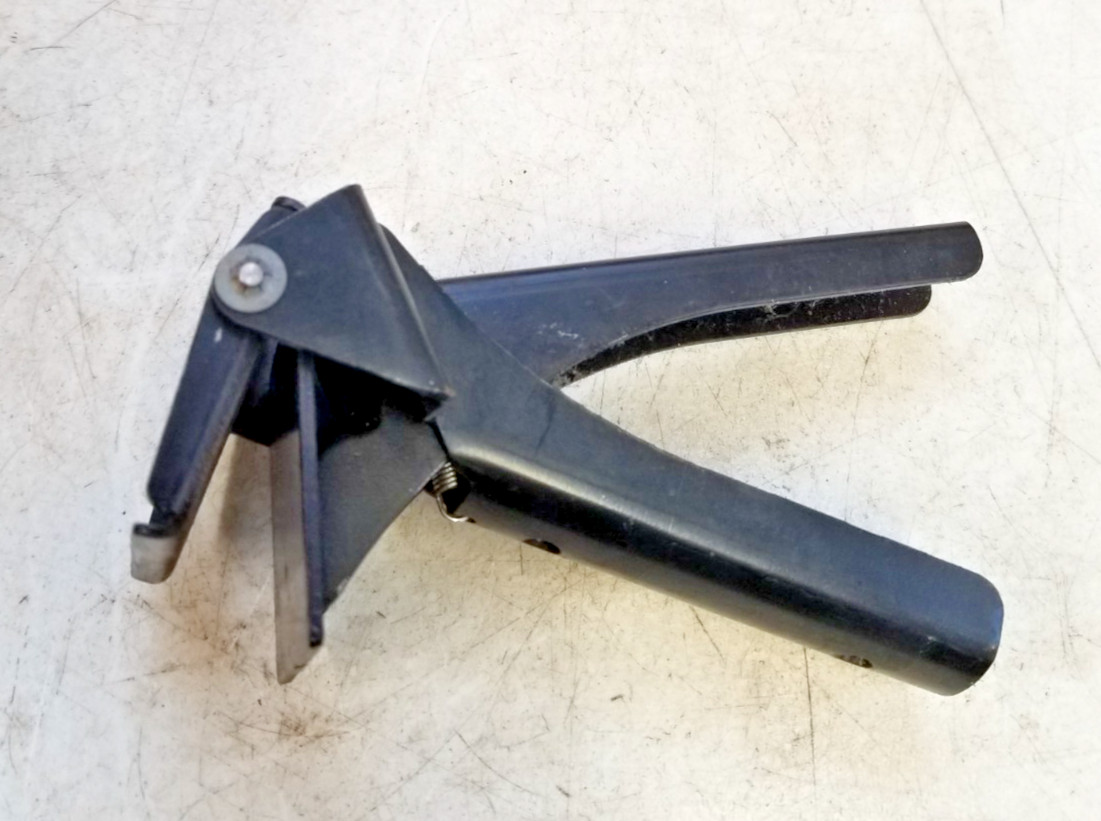 * Kent-Moore GE-48326 Sealant Dispenser