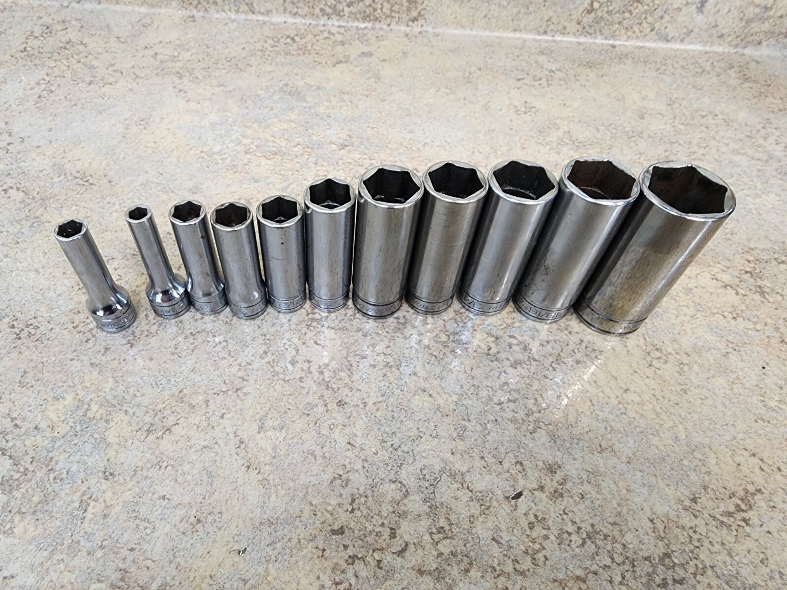 Snap-On 3/8″ Drive 11 Pc SAE DEEP 6 Pt Socket Set 1/4″ – 7/8″ 211SFSY