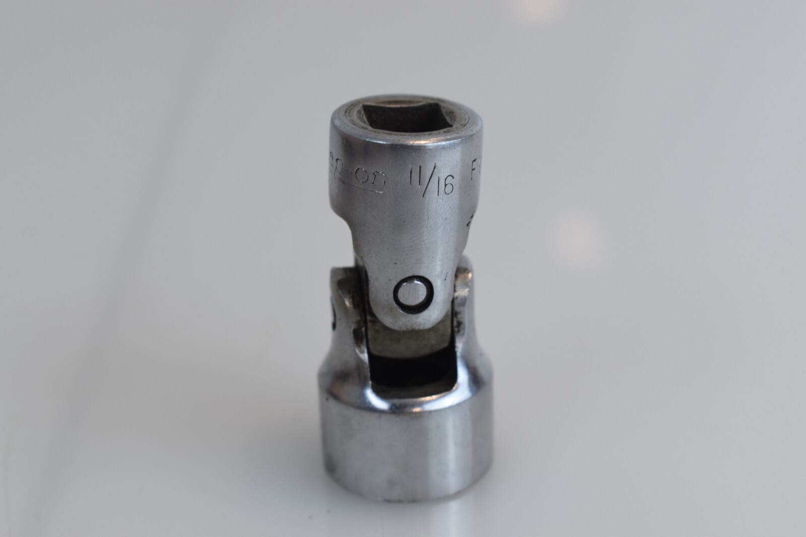 Snap On Tools FVU22 11/16″ SAE Universal Shallow Socket 3/8″ Drive 12 Point USA