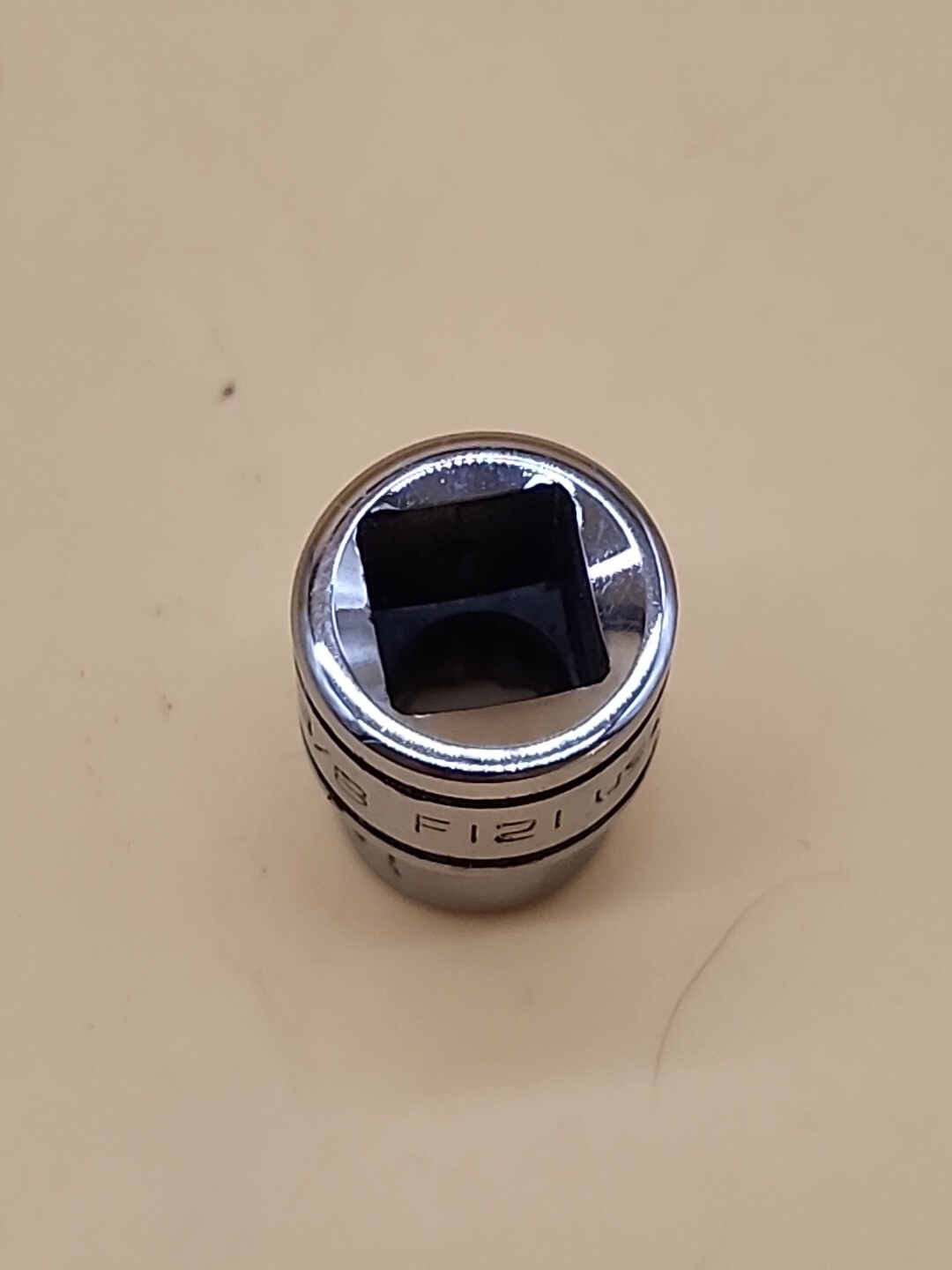 Snap-on Tools F121, 3/8″ Drive 12-Point SAE 3/8″ Shallow Socket USA.