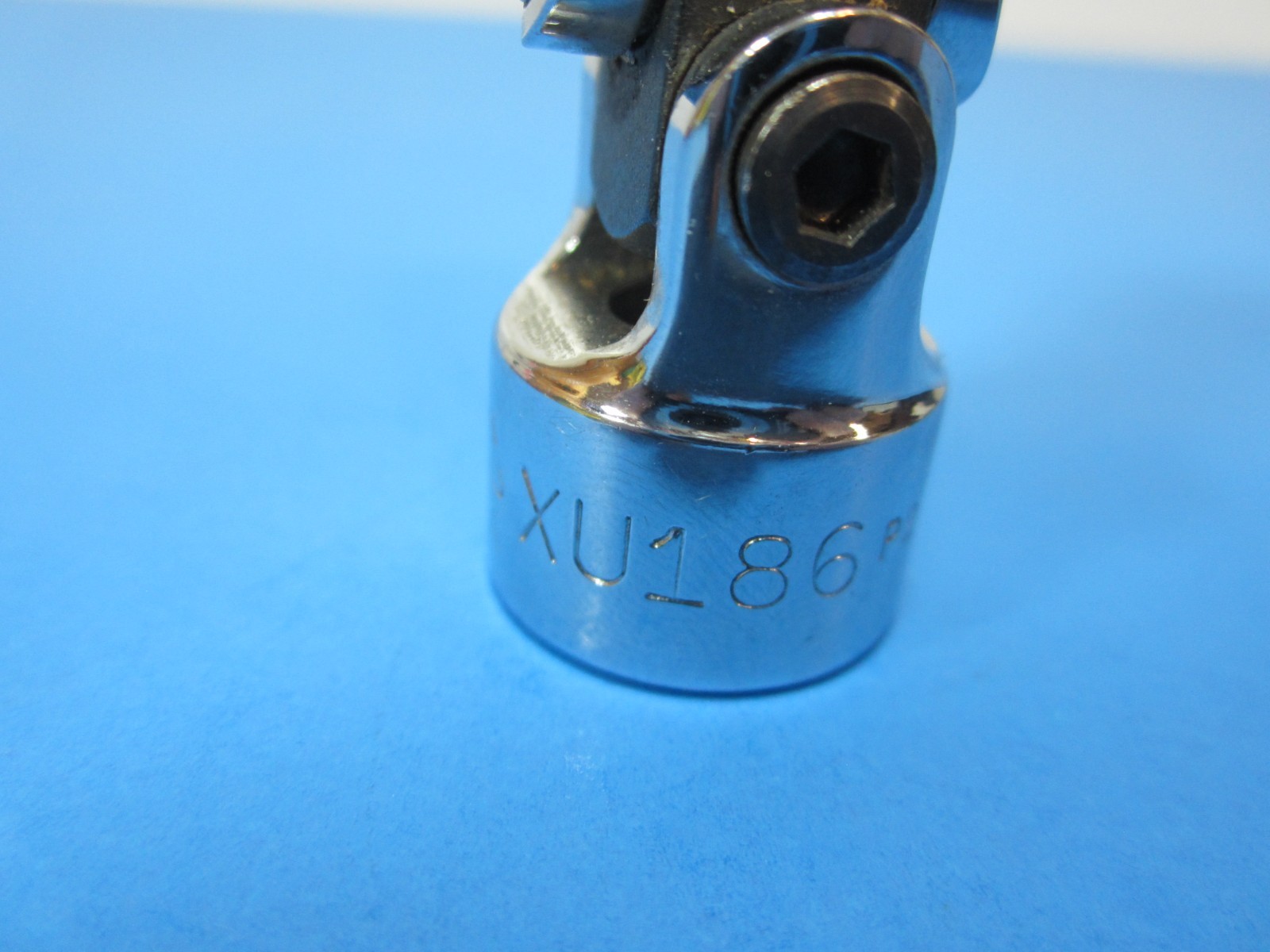 MAC TOOLS XU186, 9/16-inch 6-point 3/8-drive Universal shallow socket *USA*