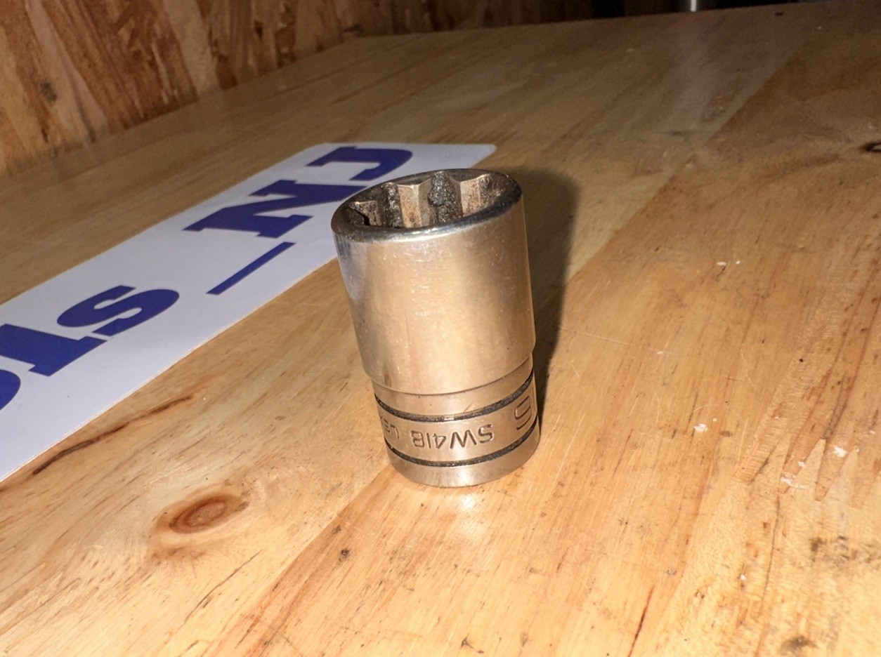 Snap On 1/2″ Drive 8-Point SAE 9/16″ Double Square Socket, SW418
