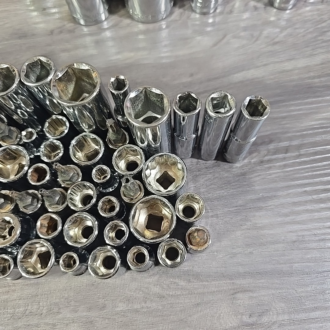 MISCELLANEOUS CRAFTSMAN SOCKETS Please See Photos For What Is Included