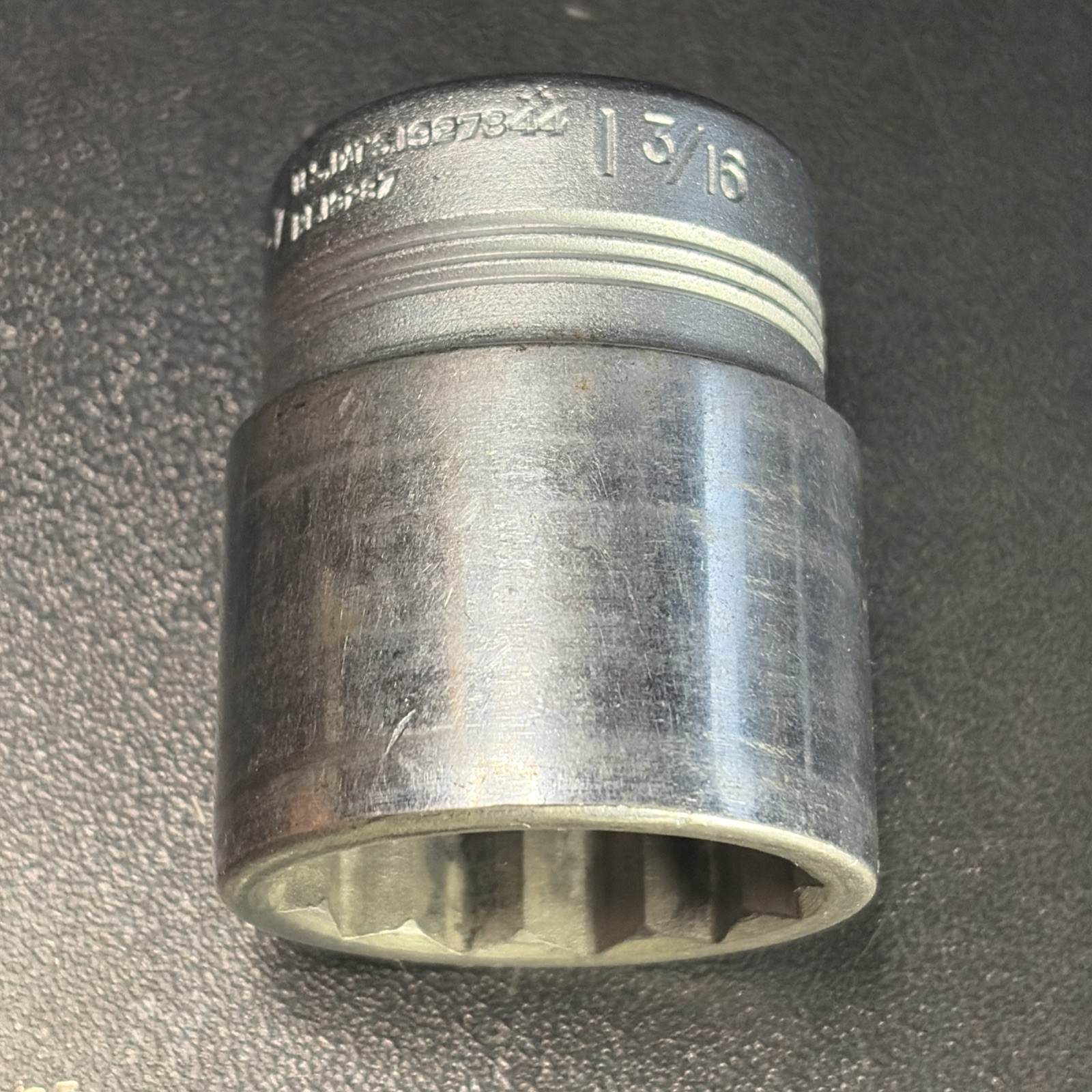 Blackhawk 60038, 1-3/16″ Standard Socket, 3/4″ Drive, Push Button 12 Point