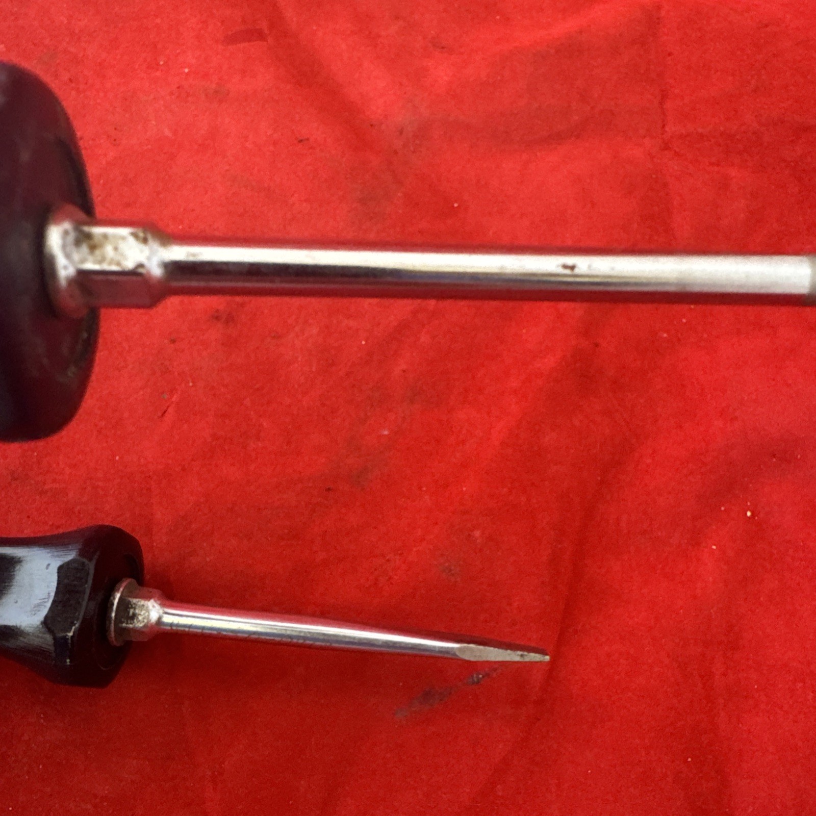Snap on sdd style black flat and phillips head screwdrivers 6.25” long compact