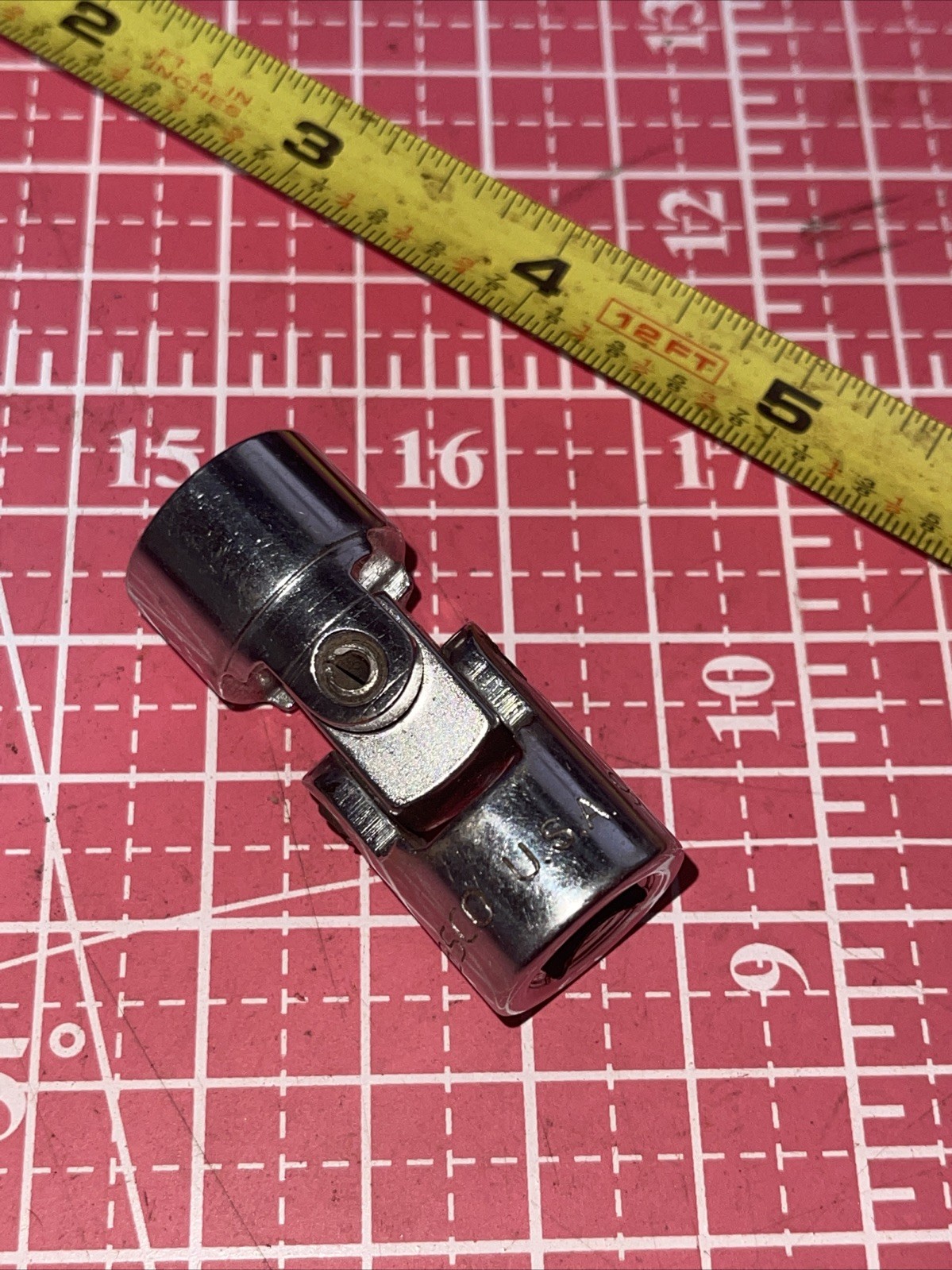 Easco USA 722018 9/16 in SAE 3/8 Drive Swivel wobble 12 point Socket