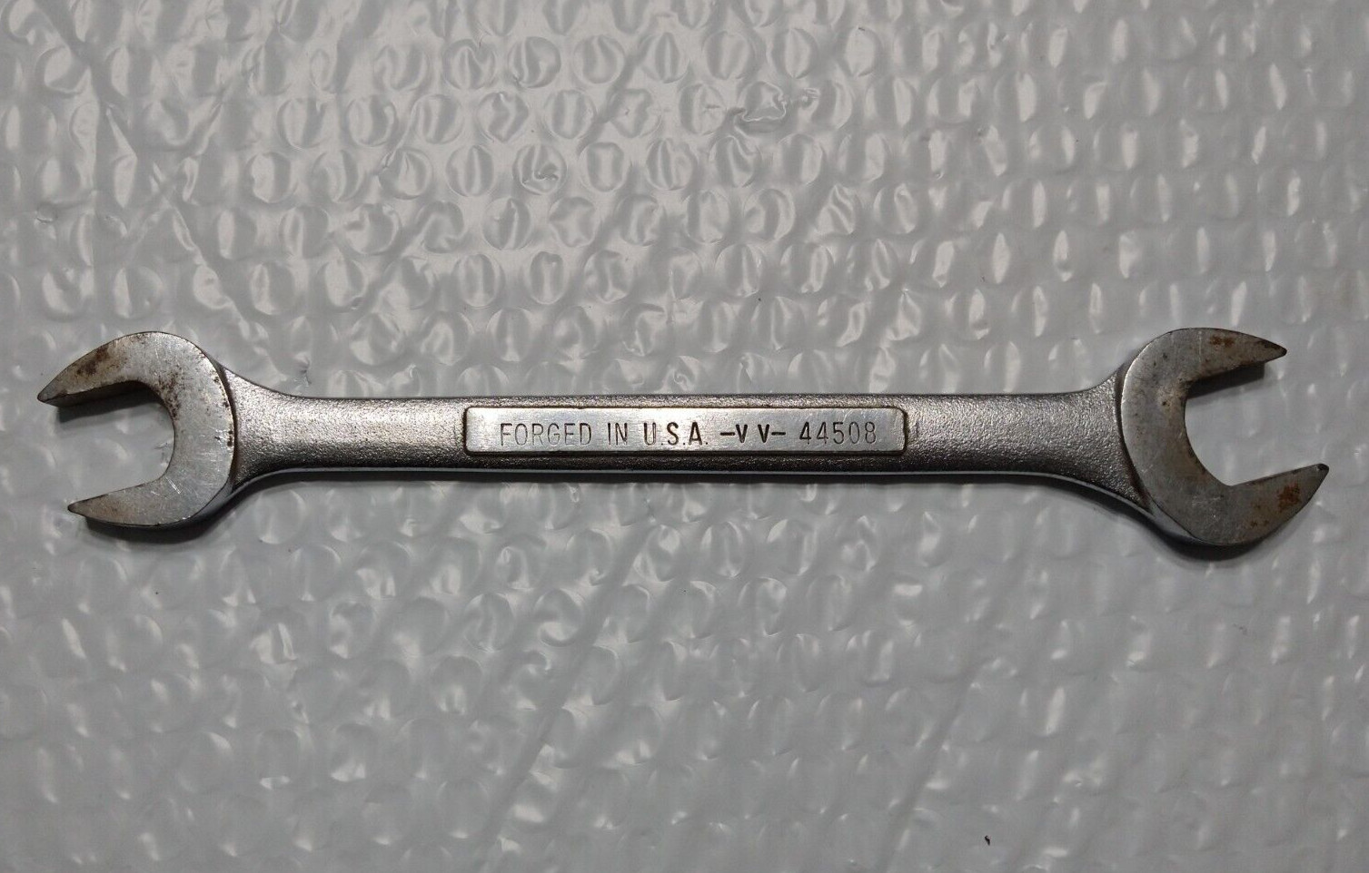 CRAFTSMAN VV44508, 17MM x 19MM OPEN END WRENCH, 8.6″ LONG.
