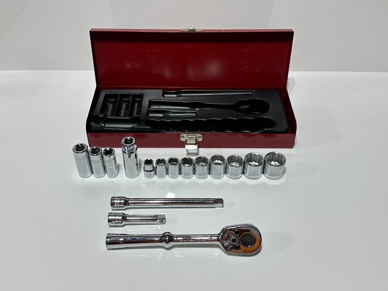John Deere CANADA (Gray) Rare 16pc 3/8” Drive SAE Socket Ratchet Service Set NOS
