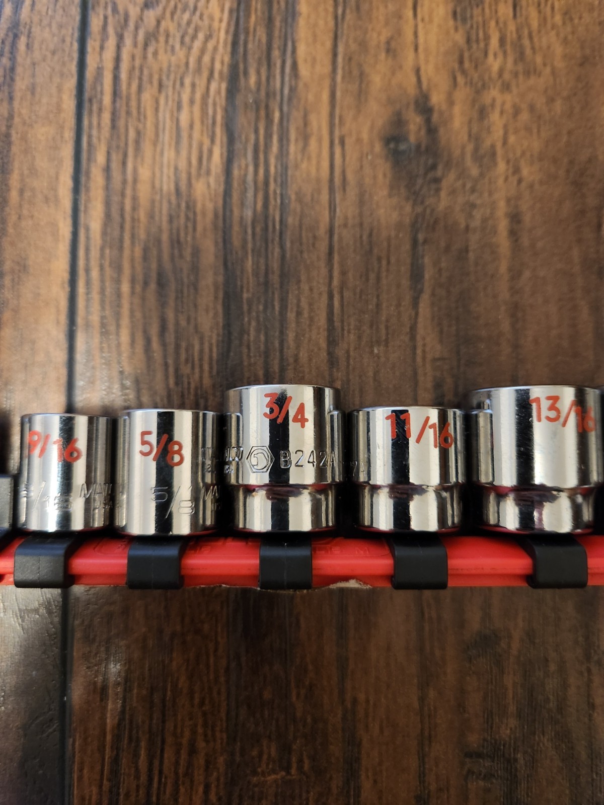 Matco Tools USA SB122TA 12pc SAE 3/8-1” Chrome Socket Set, 12 Point – Missing 2