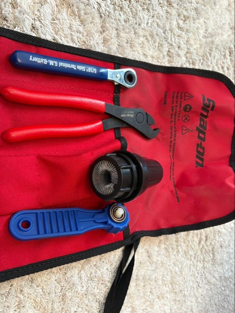 Snap-on Battery Terminal Cleaner C0410B: Ratchet Wrench, Pliers, Terminal Brush