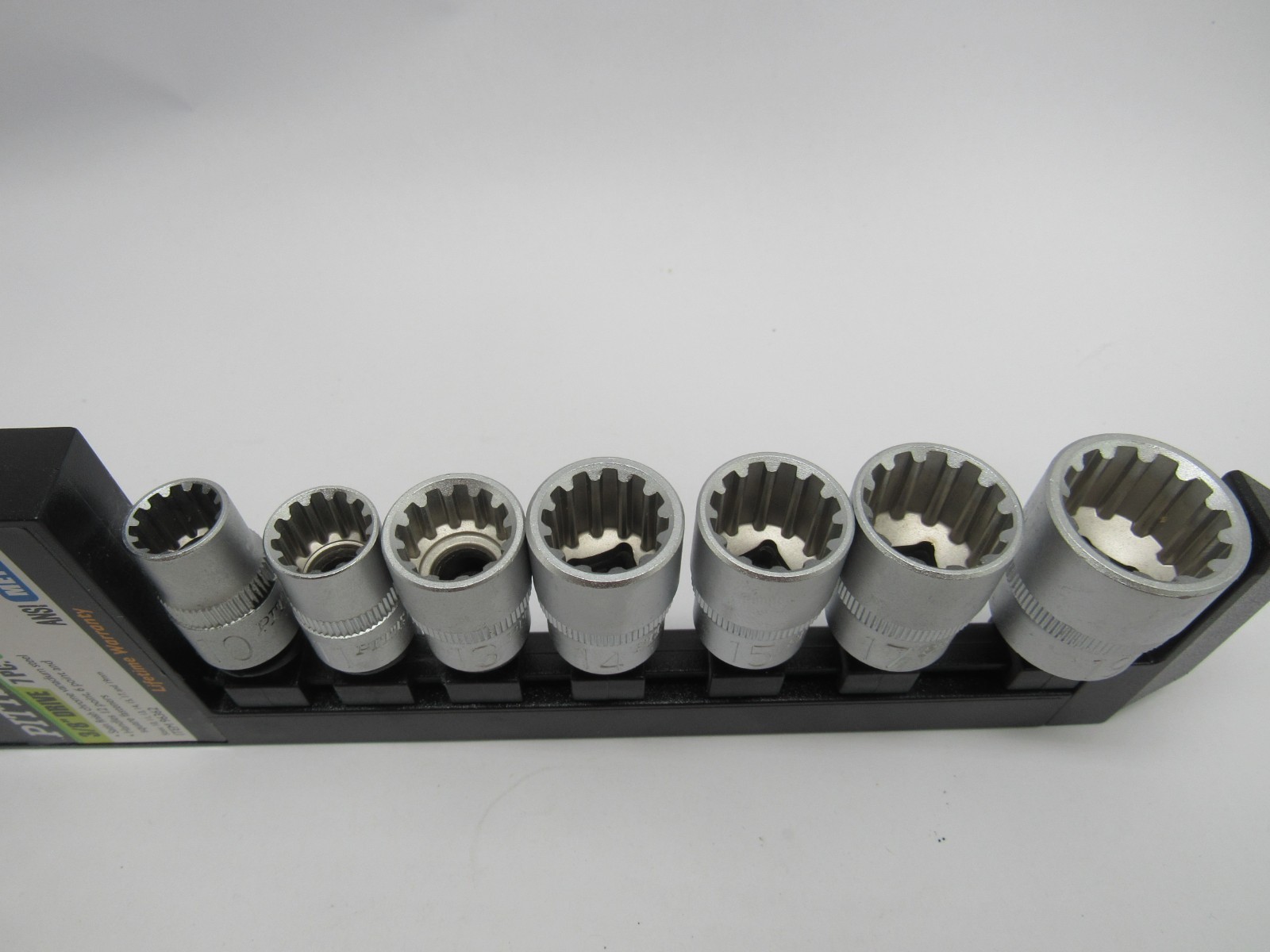 Pittsburgh Pro 3/8″ drive. 7pc spline socket Set 12 point 6 point & square faste