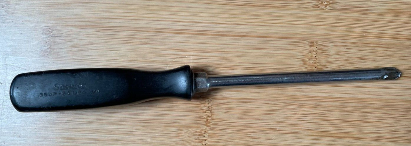 Snap-on Tools USA #4 Phillips Head 6″ Shank Black Hard Handle Screwdriver SSDP64