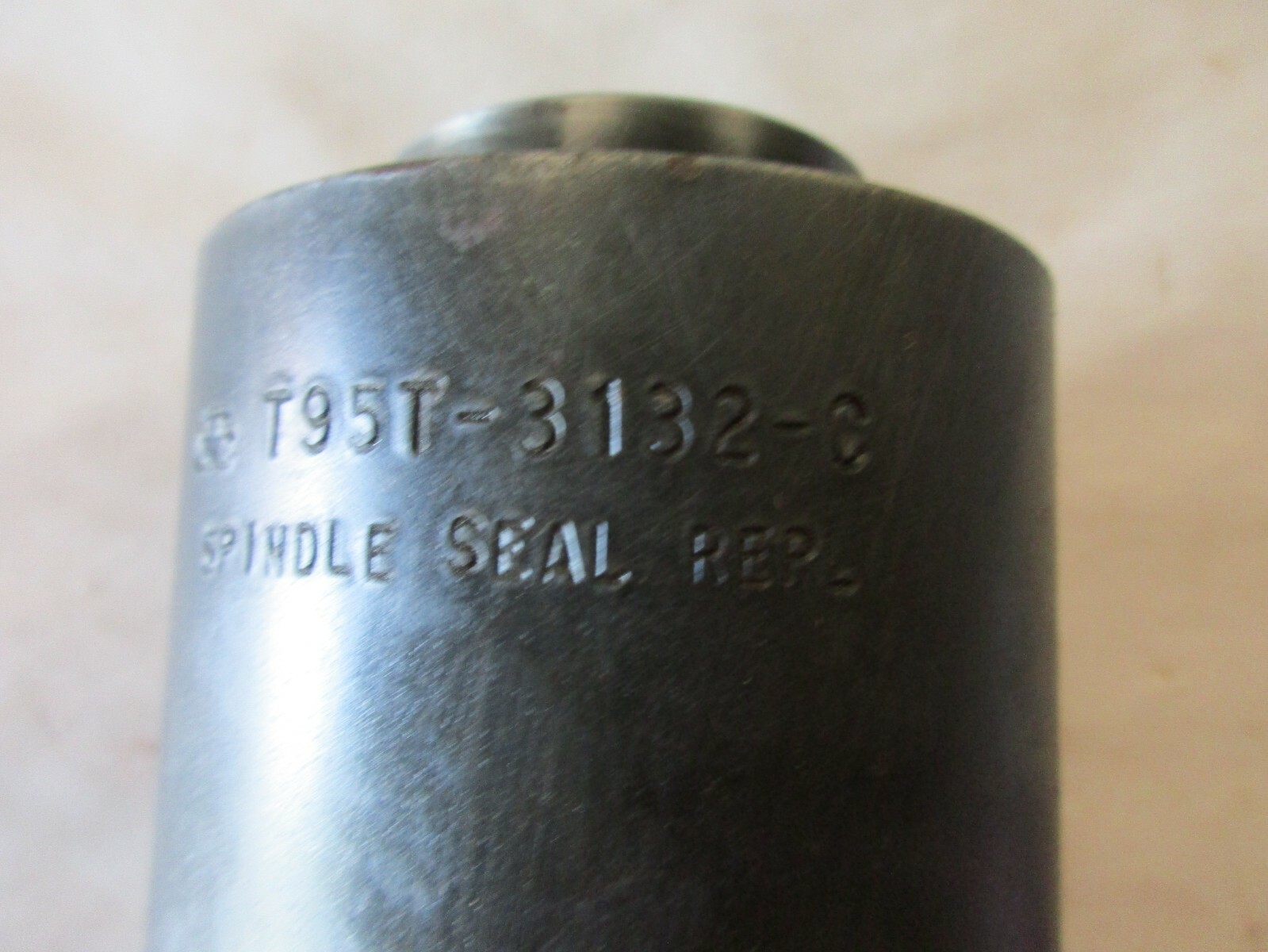 FORD ROTUNDA OTC TOOL T95T-3132-C FRONT WHEEL SPINDLE OIL SEAL REPLACER/INSTALL