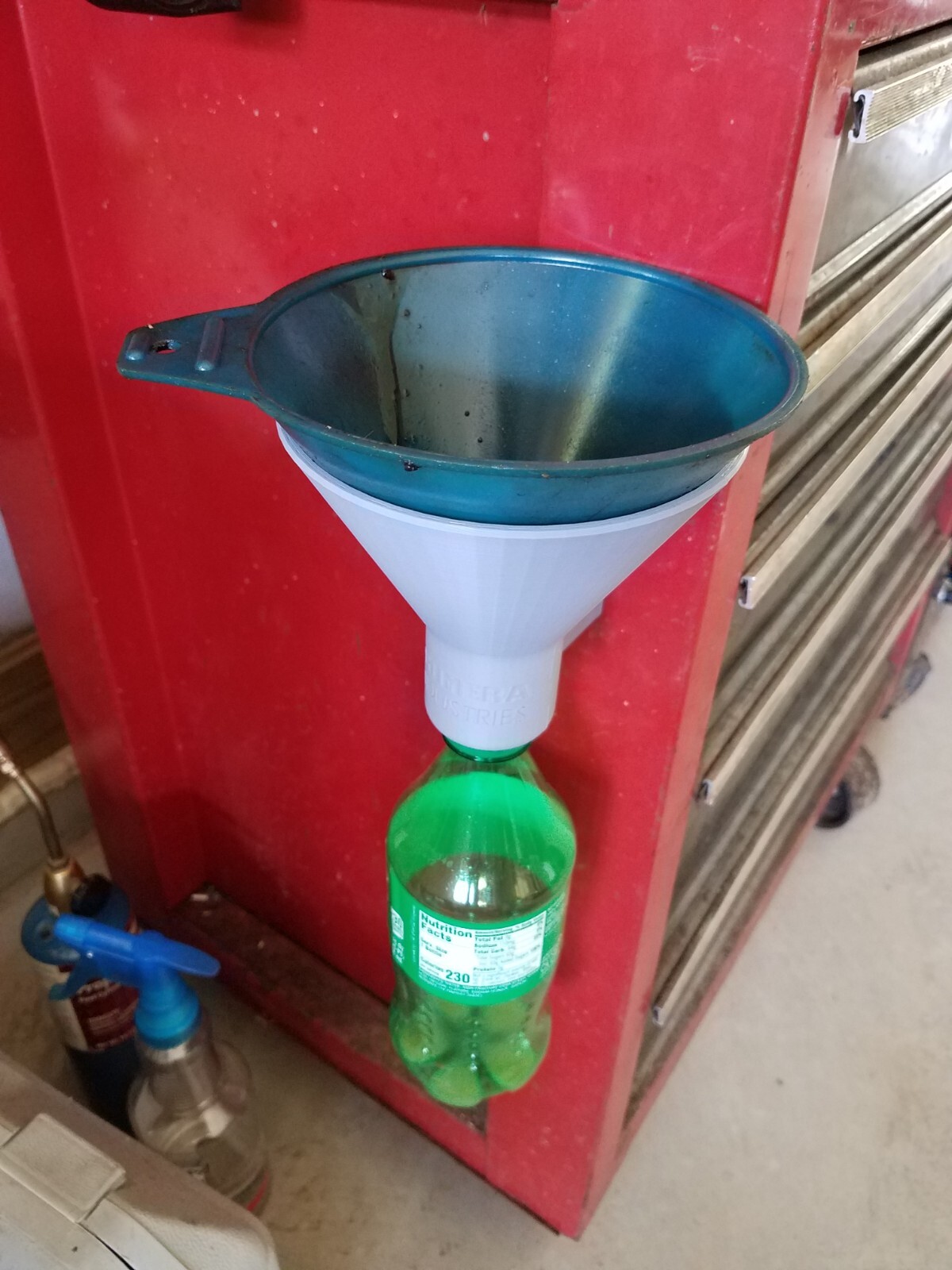 Funnel Holder/Drip Drain Rack, Magnetic Mount for Toolbox, Lift, Service Cart