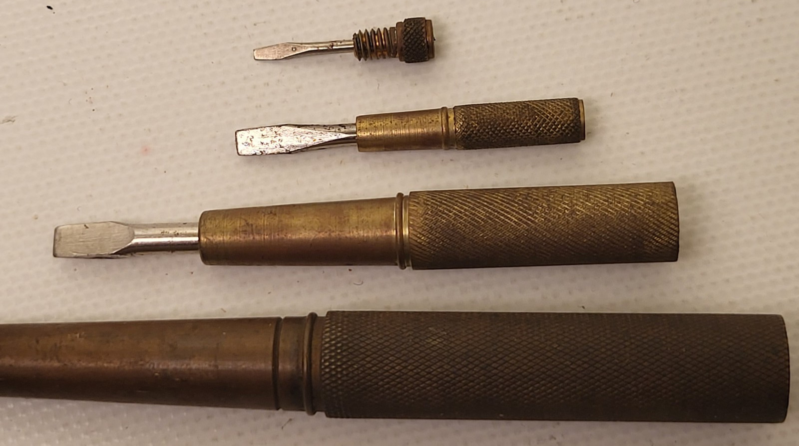Vintage Set of 4 Brass Handle Nesting Nested Standard Slotted Screwdrivers