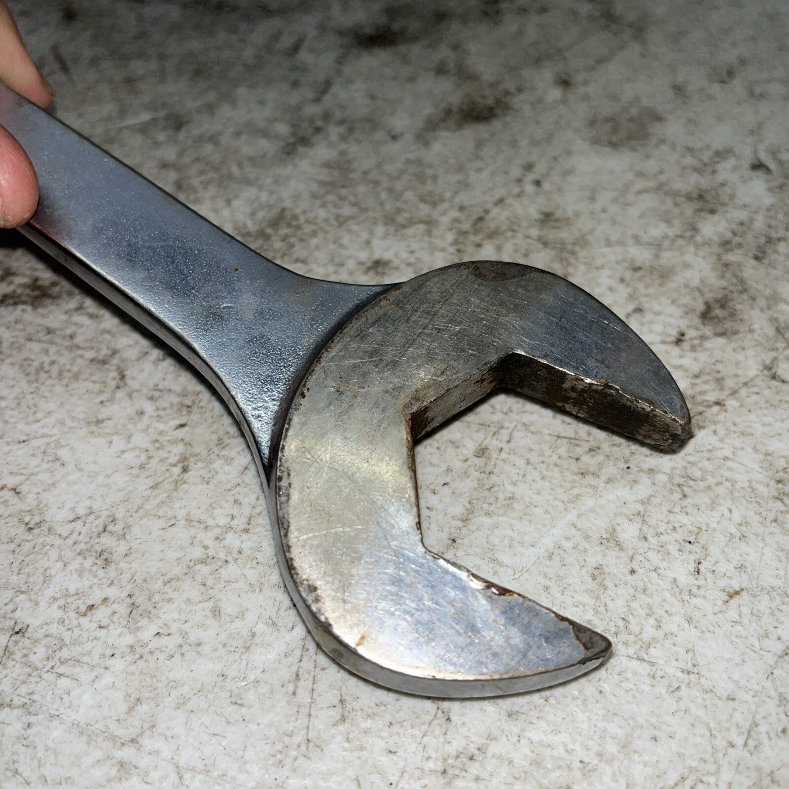 MAC Tools Open End Wrench DR4042 1-1/4″ x 1-5/16″ Marks