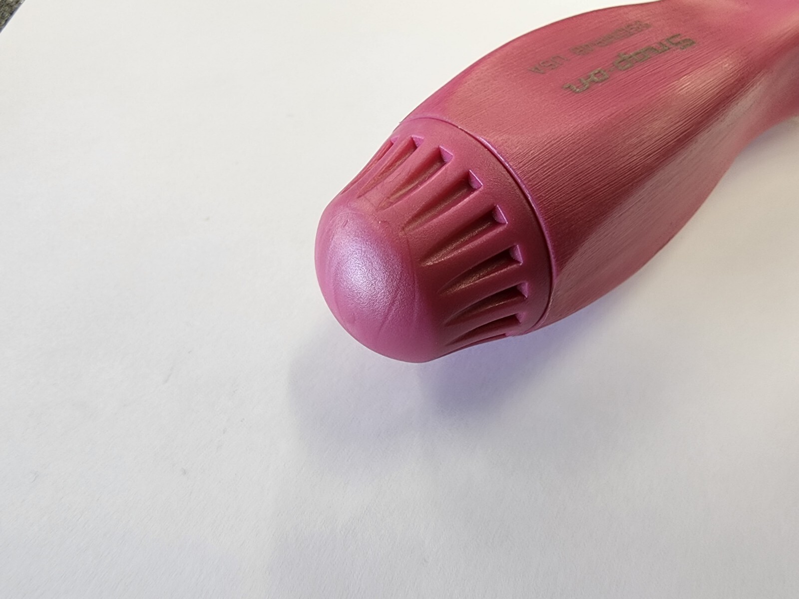 Snap-on Tools NEW PEARL PINK Hard Grip 8″ Shaft Ratcheting Screwdriver SSDMR8APP