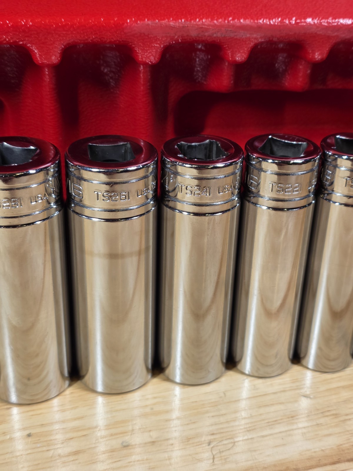 Snap-on 313TSYA 1/2″ Drive 13-Piece 3/8″ – 1-1/8″ Deep 6-Point Chrome Socket Set