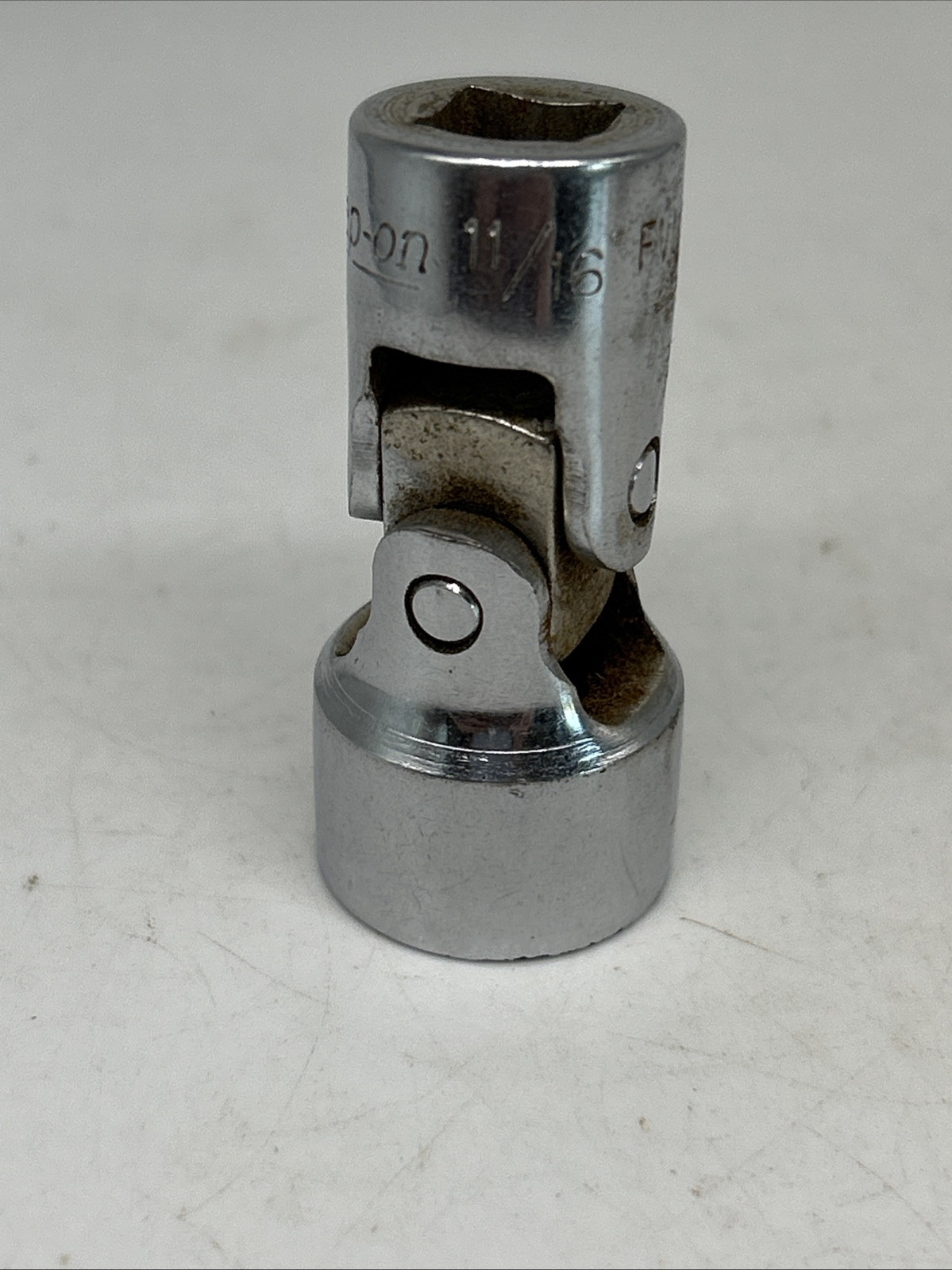 Snap-on Tools USA 3/8″ Drive 12pt Point 11/16″ SAE Chrome Swivel Socket FU22