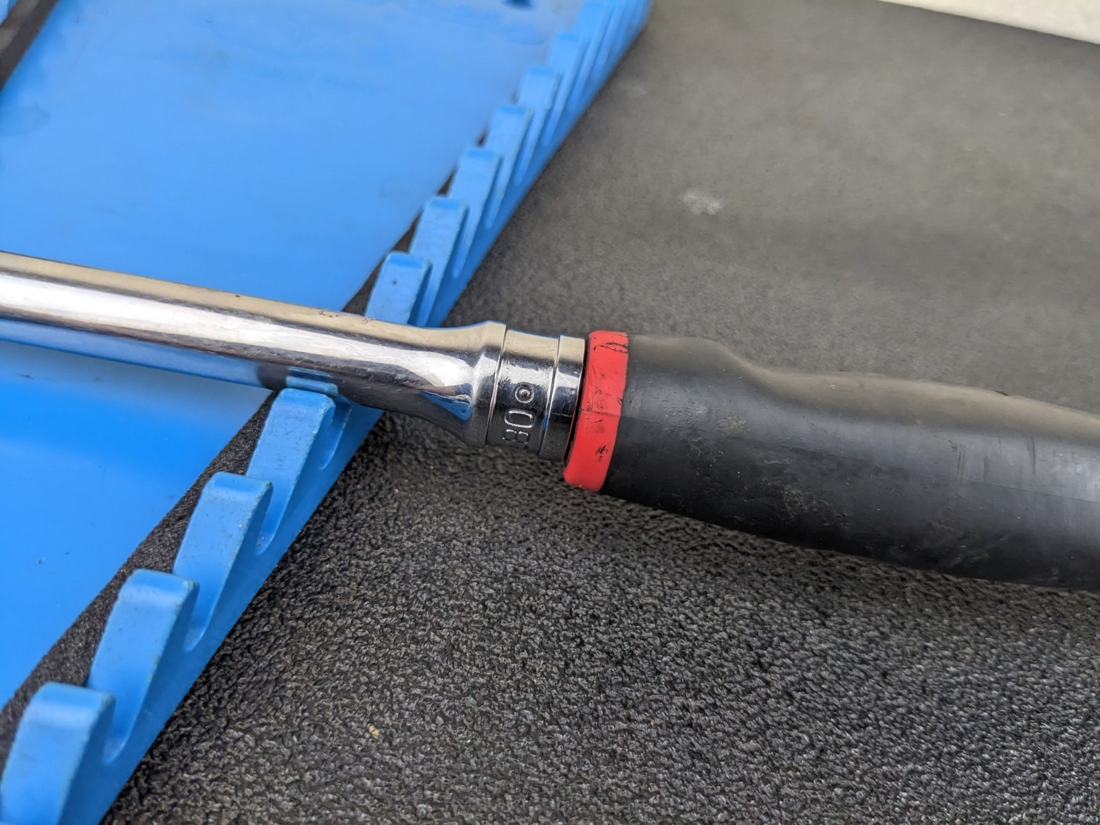 #bo851 Snap On Tools 3/8” Drive 12″ Soft Grip Red Long Handle Ratchet FHL80