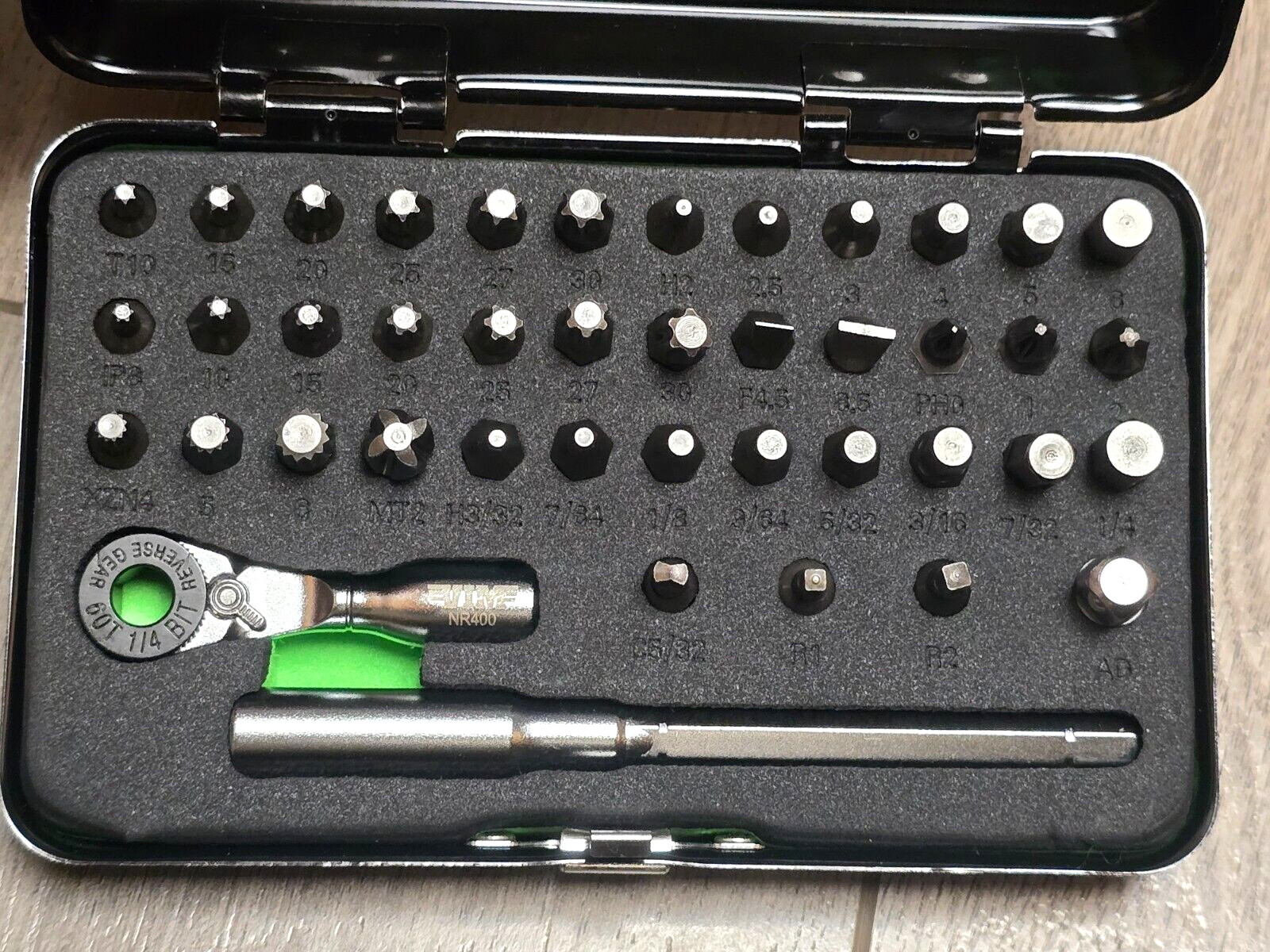 VIM Tools 42pc 1/4″ dr + 1/4″ Hex Stubby Nano Ratchet w/ Bits & Extension #VHC42