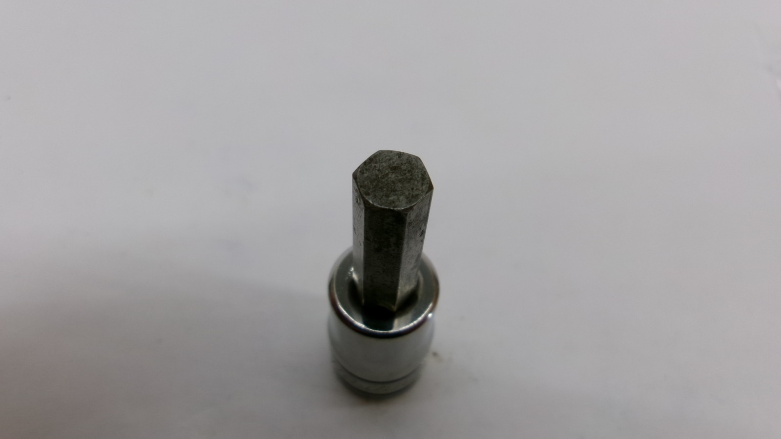Snap-on tools USA 3/8″ drive 5/16 SAE Hex Bit Socket Driver FA10E Nice!