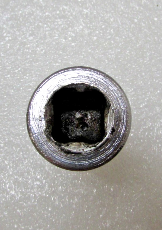 Snap-On LA12Drive Socket Adapter Reducer 1/2″ Female to 3/4″ Male w/ Lock Button