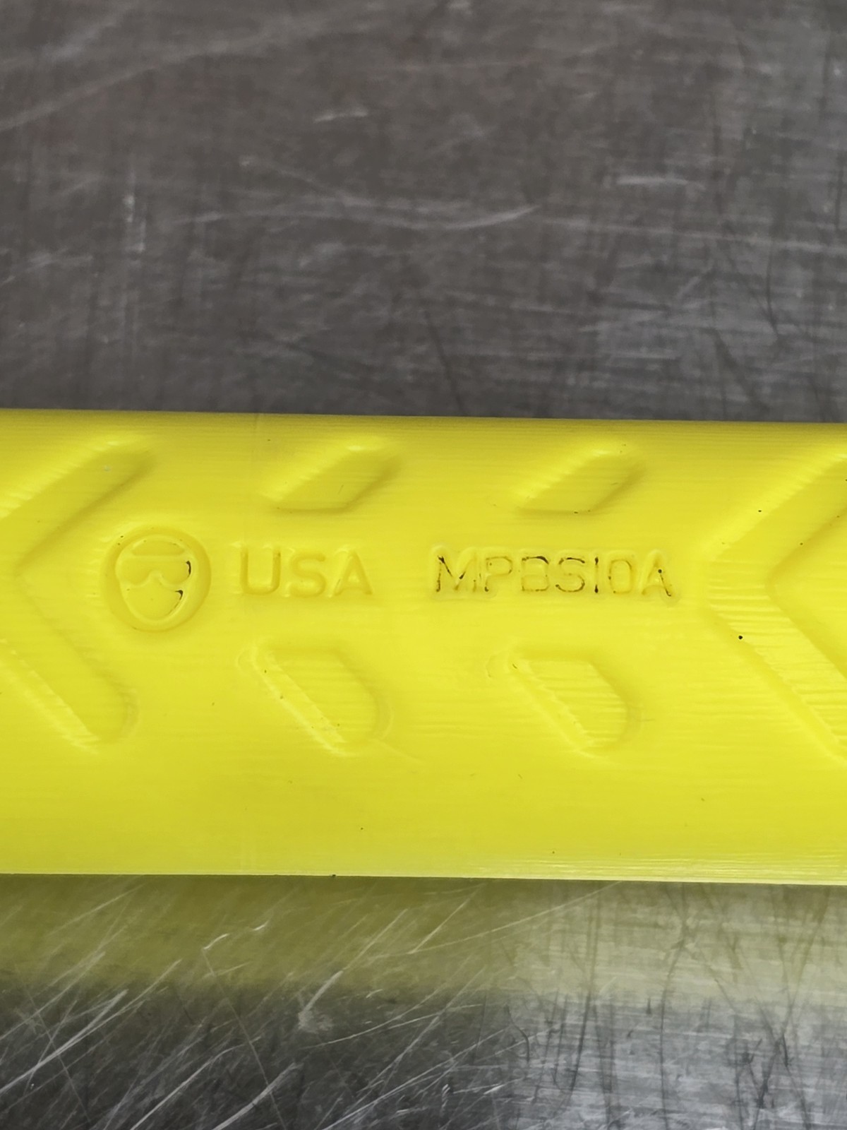 Snap-on HIVIZ 10″ Length Straight Blade Striking Prybar, Part# MPBS10AHV