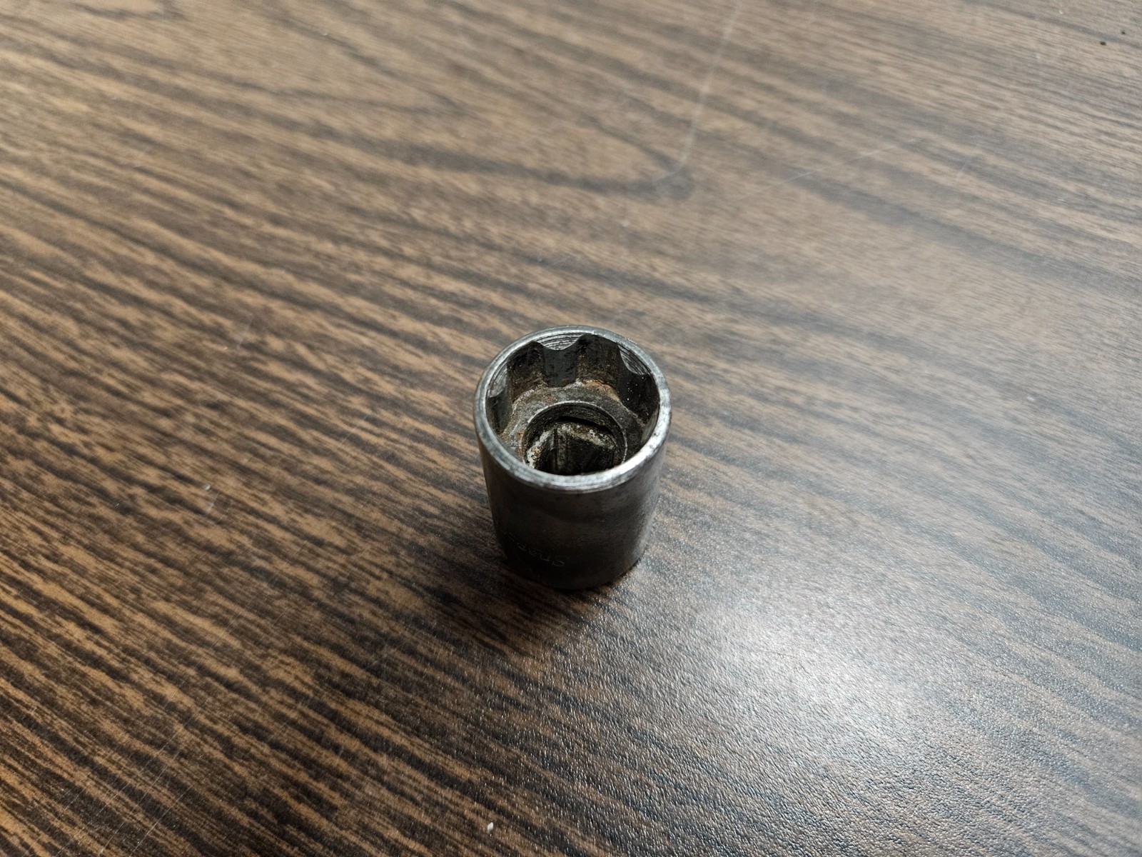 Snap-On DT26 13/16″ 1/2″ Drive 6 Point 13/16″ Shallow Socket