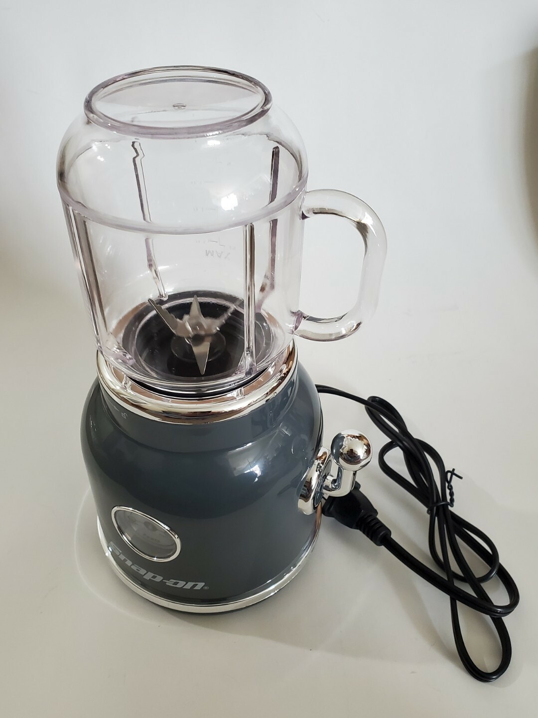 Snap-On Tools GRAY RETRO Smoothie Maker SSX21P137 W/Bottle & Straw NEW!!!!!!!!!!