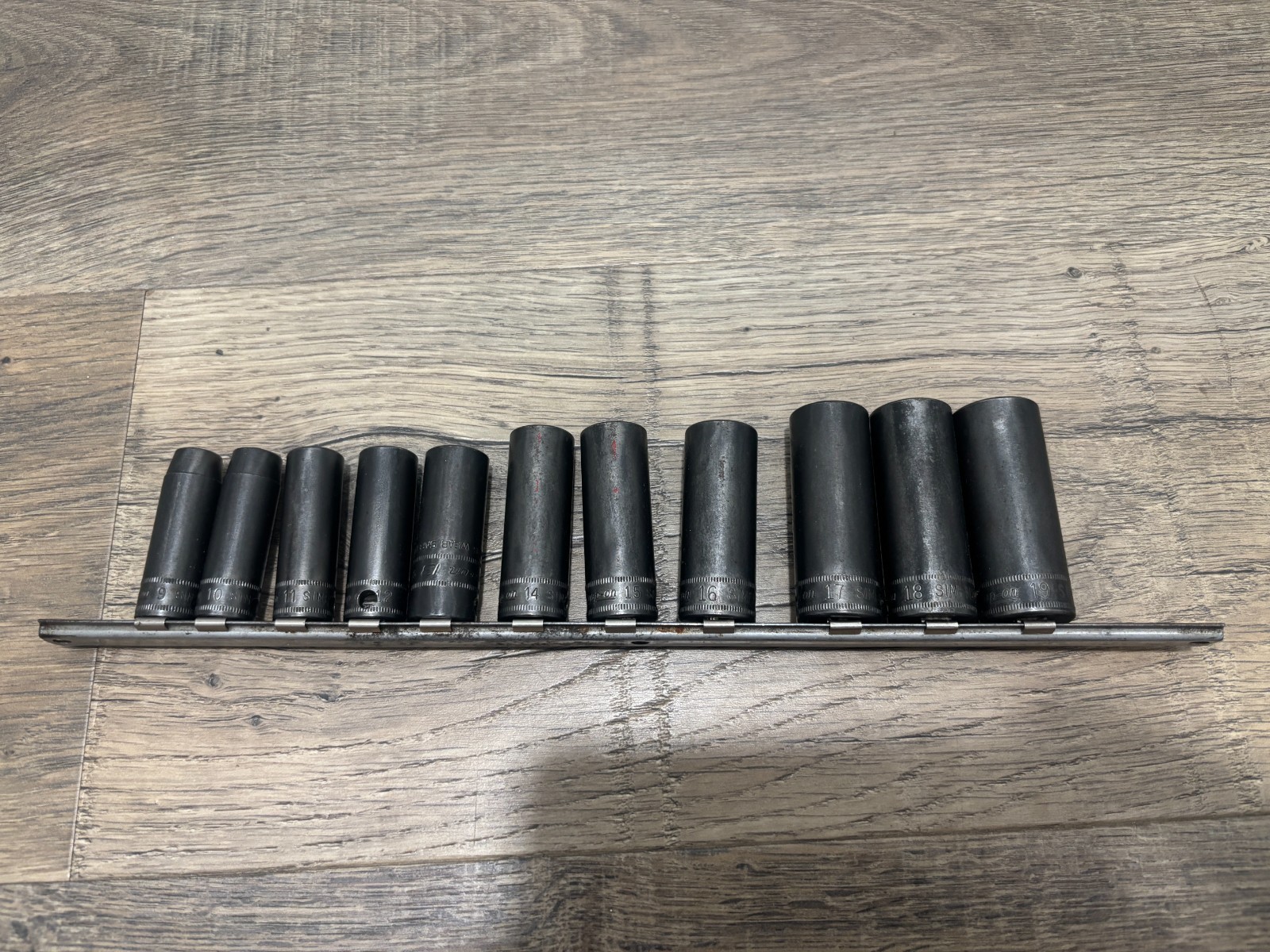 Snap On 11pc 9mm – 19mm deep well metric 3/8″ drive impact socket set. FREE S&H!
