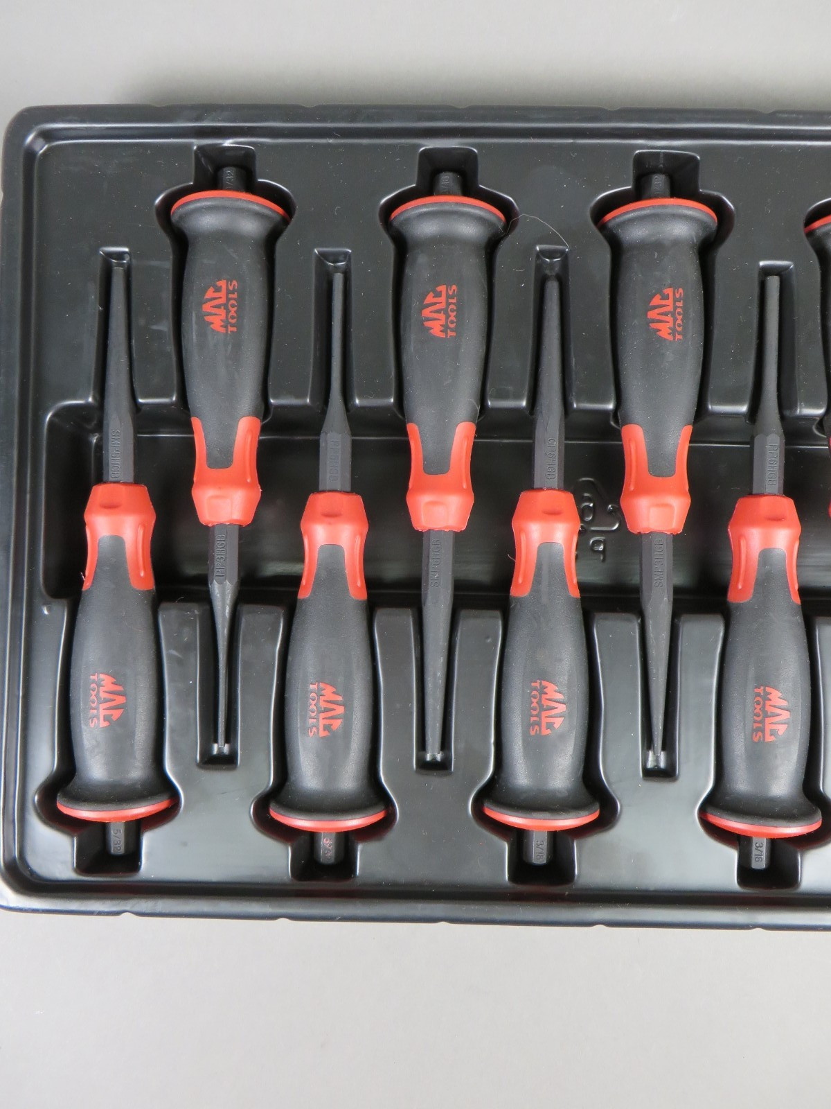 Mac Tools Soft Grip 10-pc Punch and Chisel Set PCHG10SB – MINT