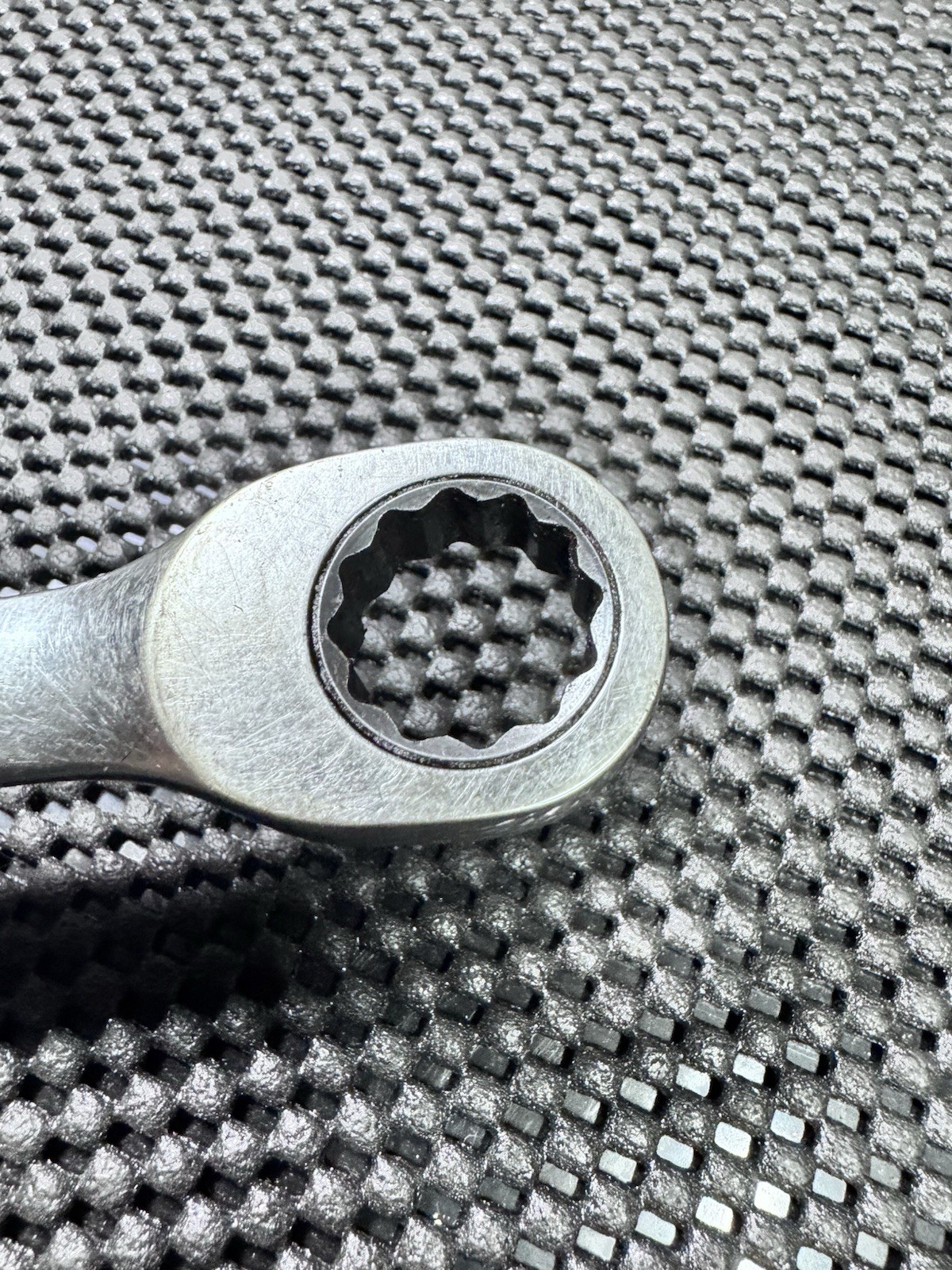 Snap-on Tools 16mm Metric 0° Non-Reversing Ratcheting Combo Wrench OXRM16
