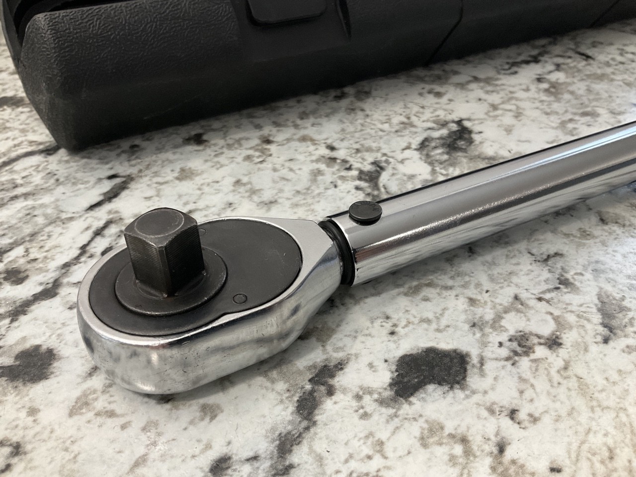 OEM Tools 1/2″ Drive Click Type Torque Wrench (30-250 Ft Lb Torque Wrench)
