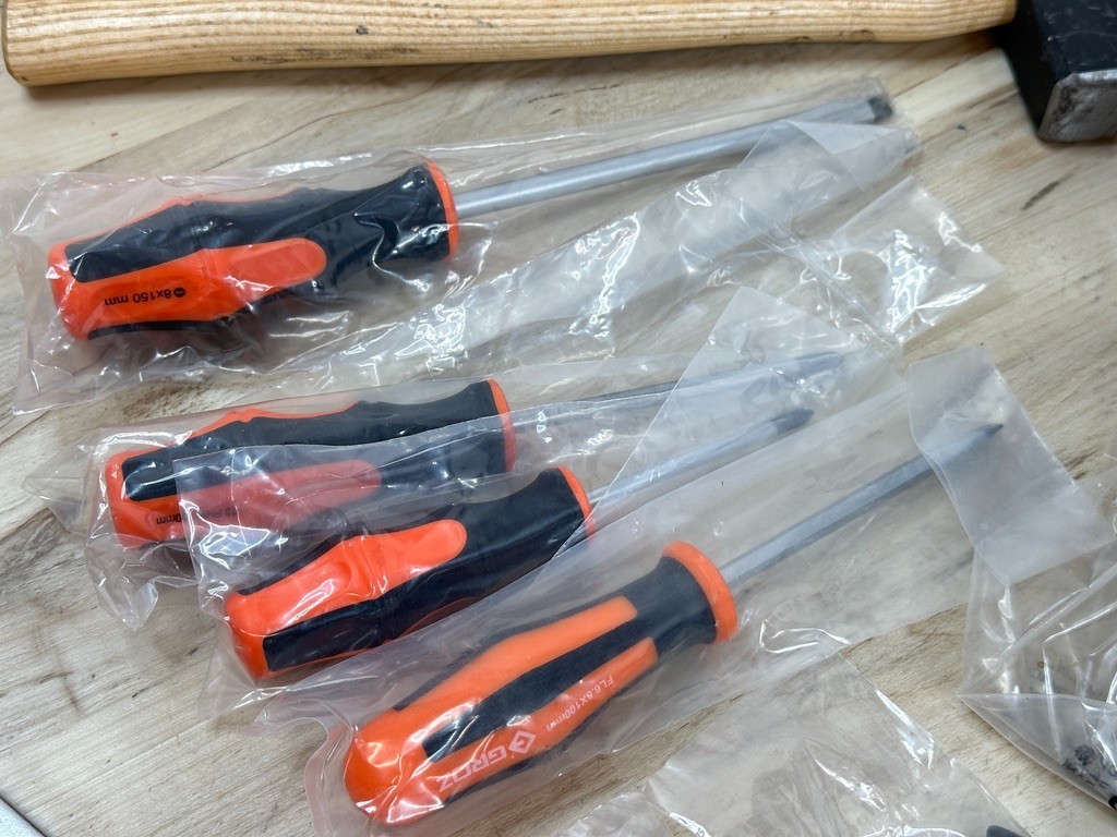 Claas / Groz **NEW** PROMO TOOL BOX KIT w/GREASE GUN