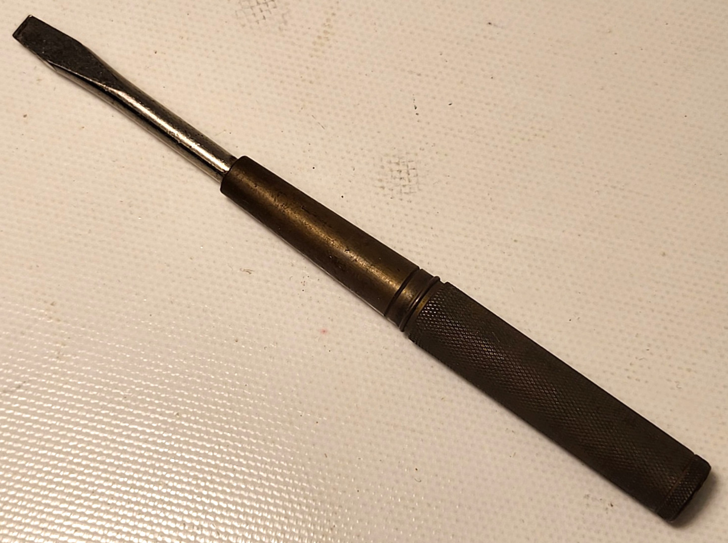 Vintage Set of 4 Brass Handle Nesting Nested Standard Slotted Screwdrivers