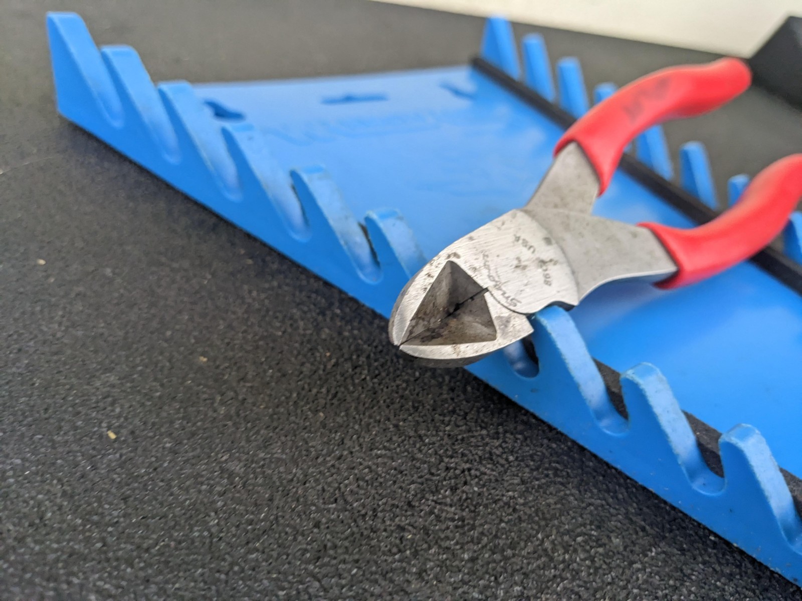 #bo473 SNAP ON TOOLS 6″ Diagonal Cutters Red USA 86CF