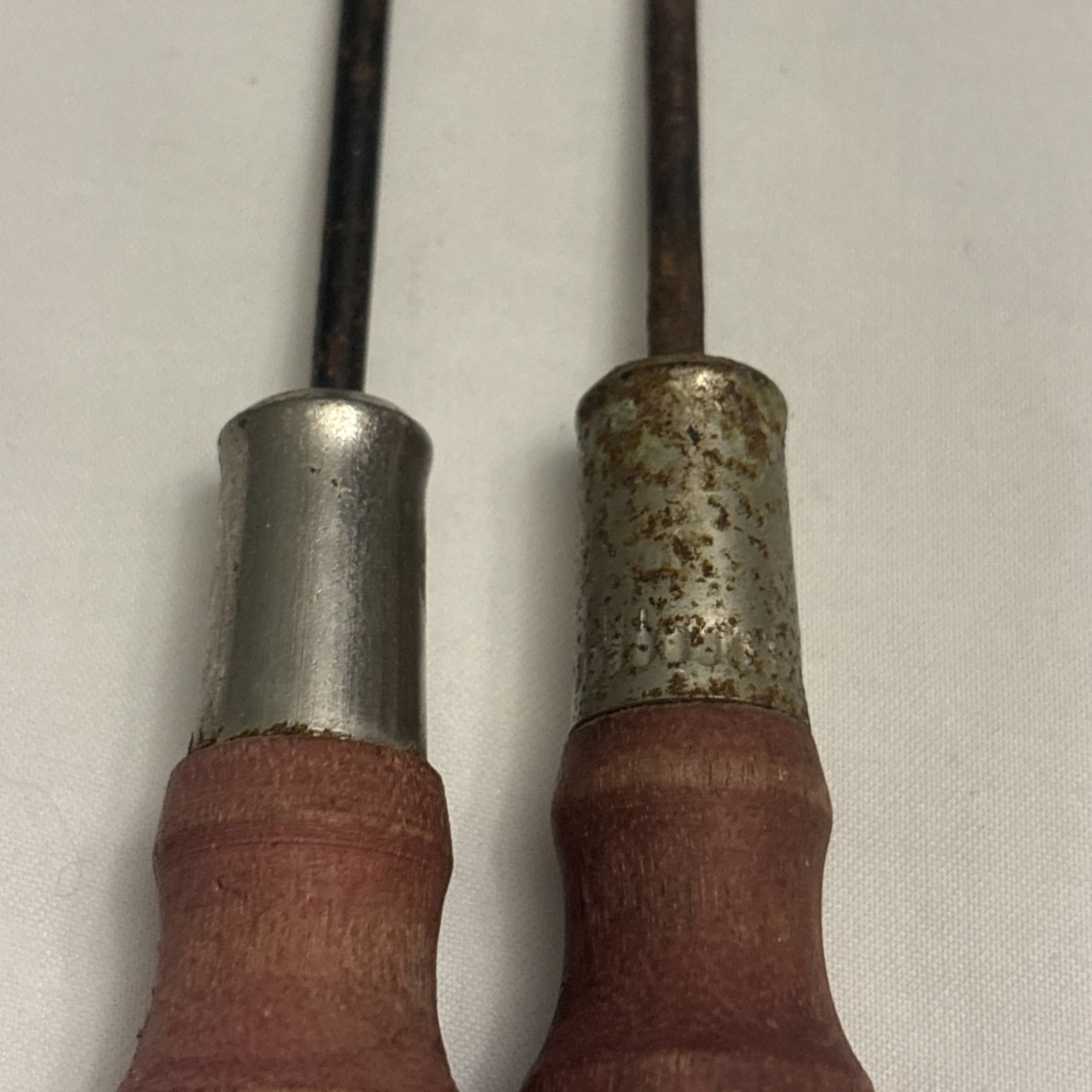Vintage Screwdriver 2 Pc Flat Slotted & Phillips Wood Handle 5”