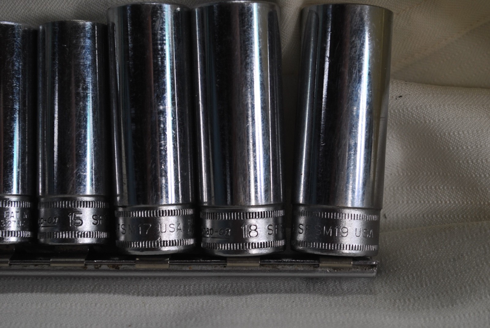 Lot of 9 Snap On 3/8″ Drive 6PT Metric Deep Chrome Socket SFSM9-SFSM19.