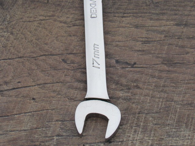 SNAP ON 17MM OEXM170B 17MM OPEN END 12 POINT BOX END COMB. WRENCH 17 MM USED
