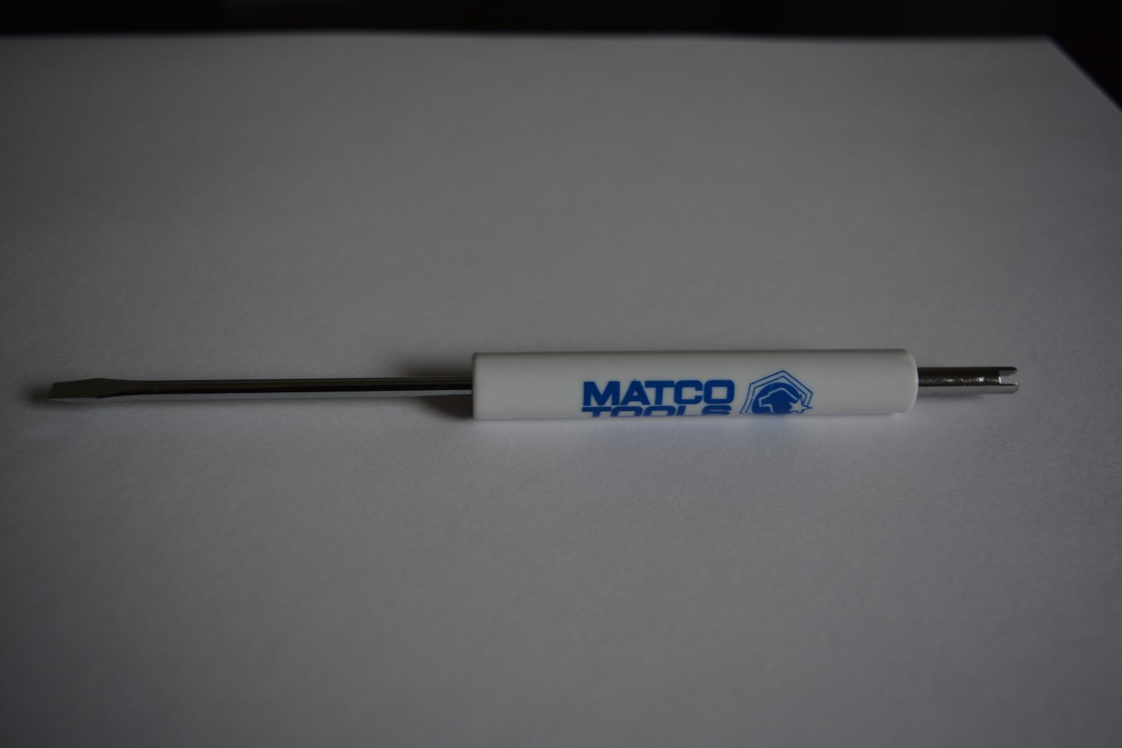 PROMOTIONAL MATCO TOOLS POCKET FLAT SCREWDRIVER WITH TIRE VALVE CORE REMOVER TOP
