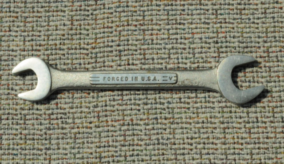 9 PC. USA CRAFTSMAN V OPEN END WRENCH SET WITH VINTAGE HOLDER