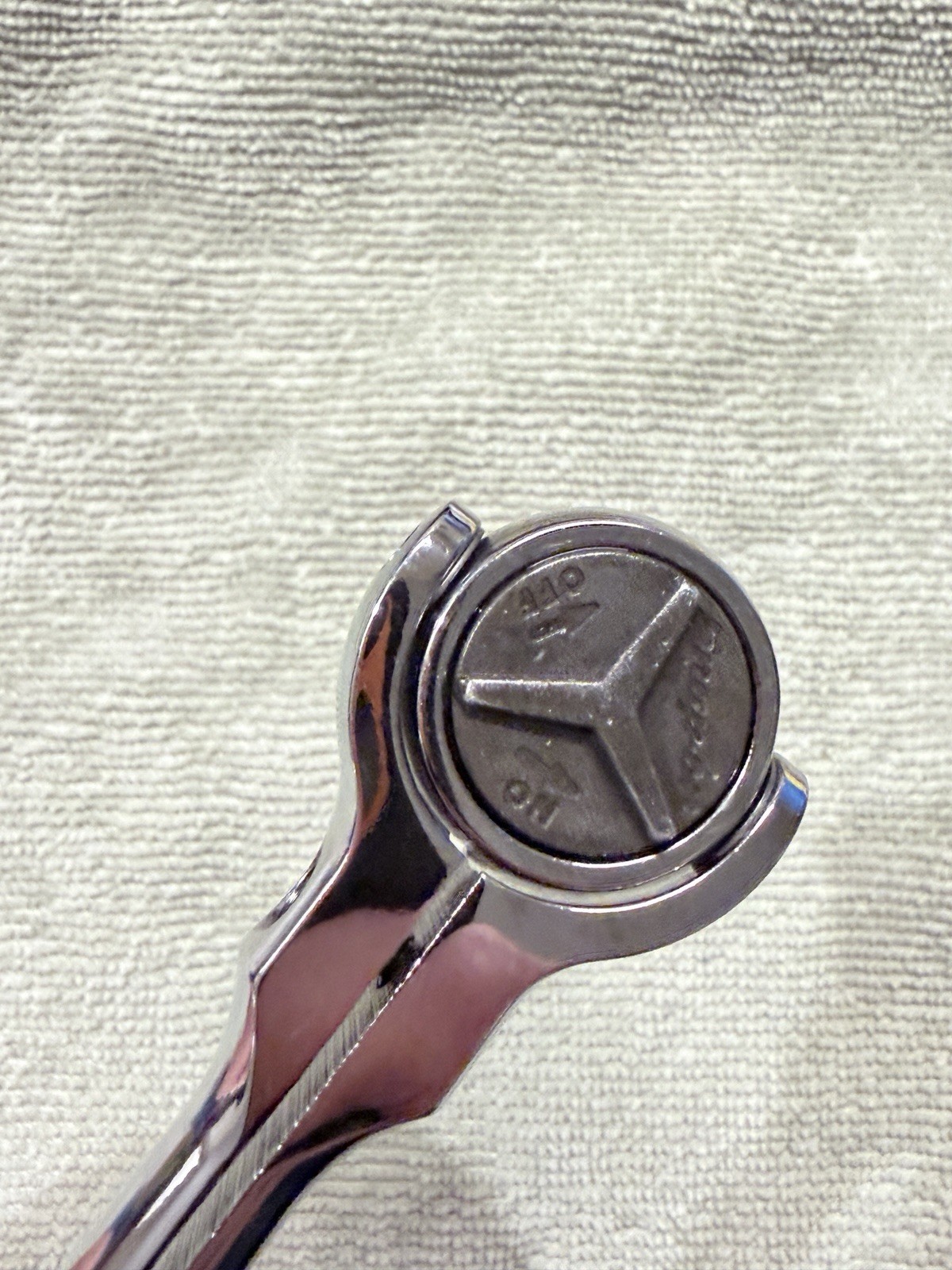 Genuine Snap-on 3/8” Drive Compact Round Head Soft Grip Swivel Ratchet FHCNF72