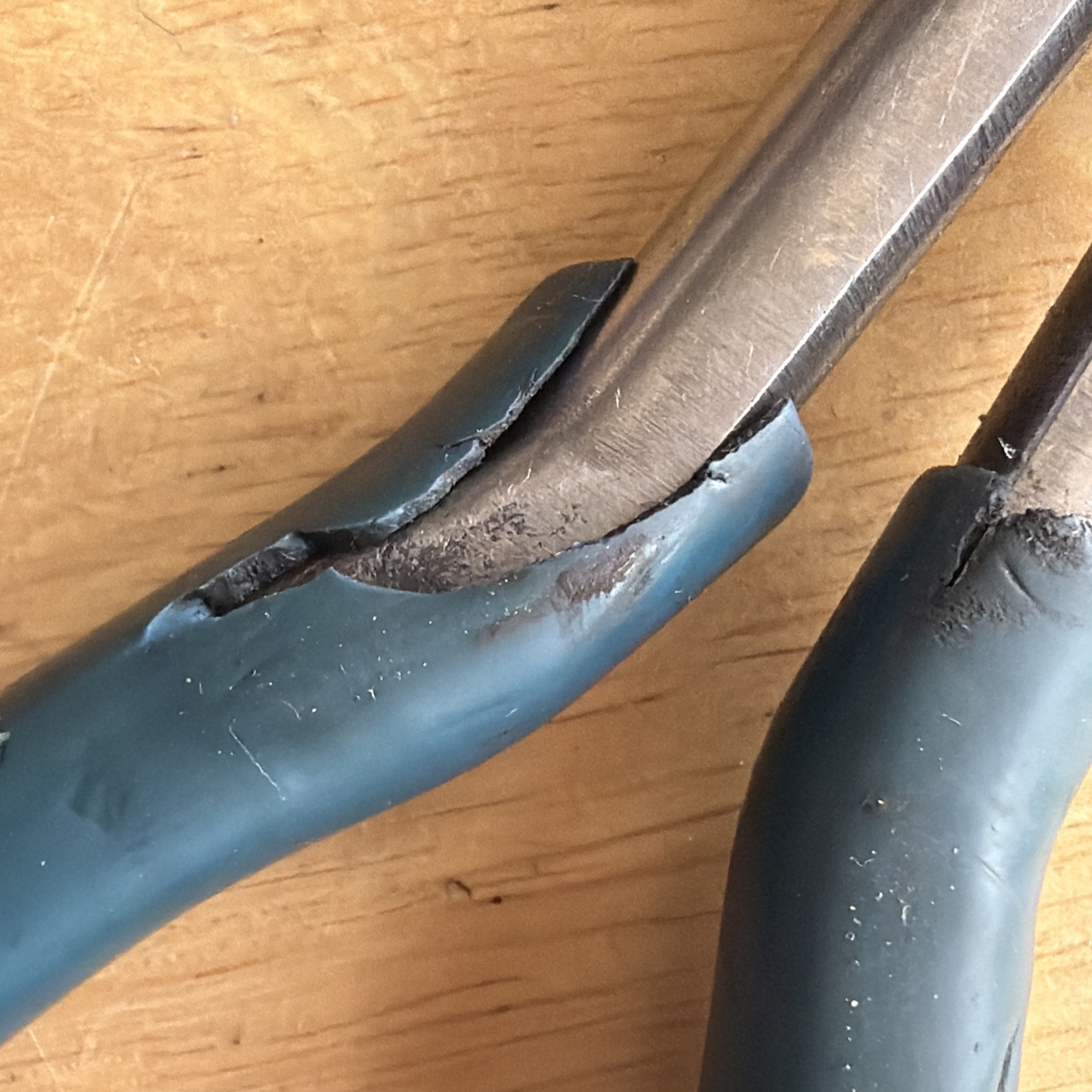 Blue Point 13″ Long Reach Compound Double Joint Needle Nose Pliers 913DJBCP