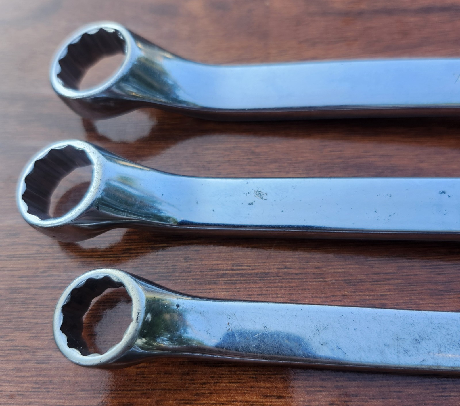 Snap On XBM1011-1719 10-19mm 12 Point 6 Piece 10° Offset Box End Wrench Set USA