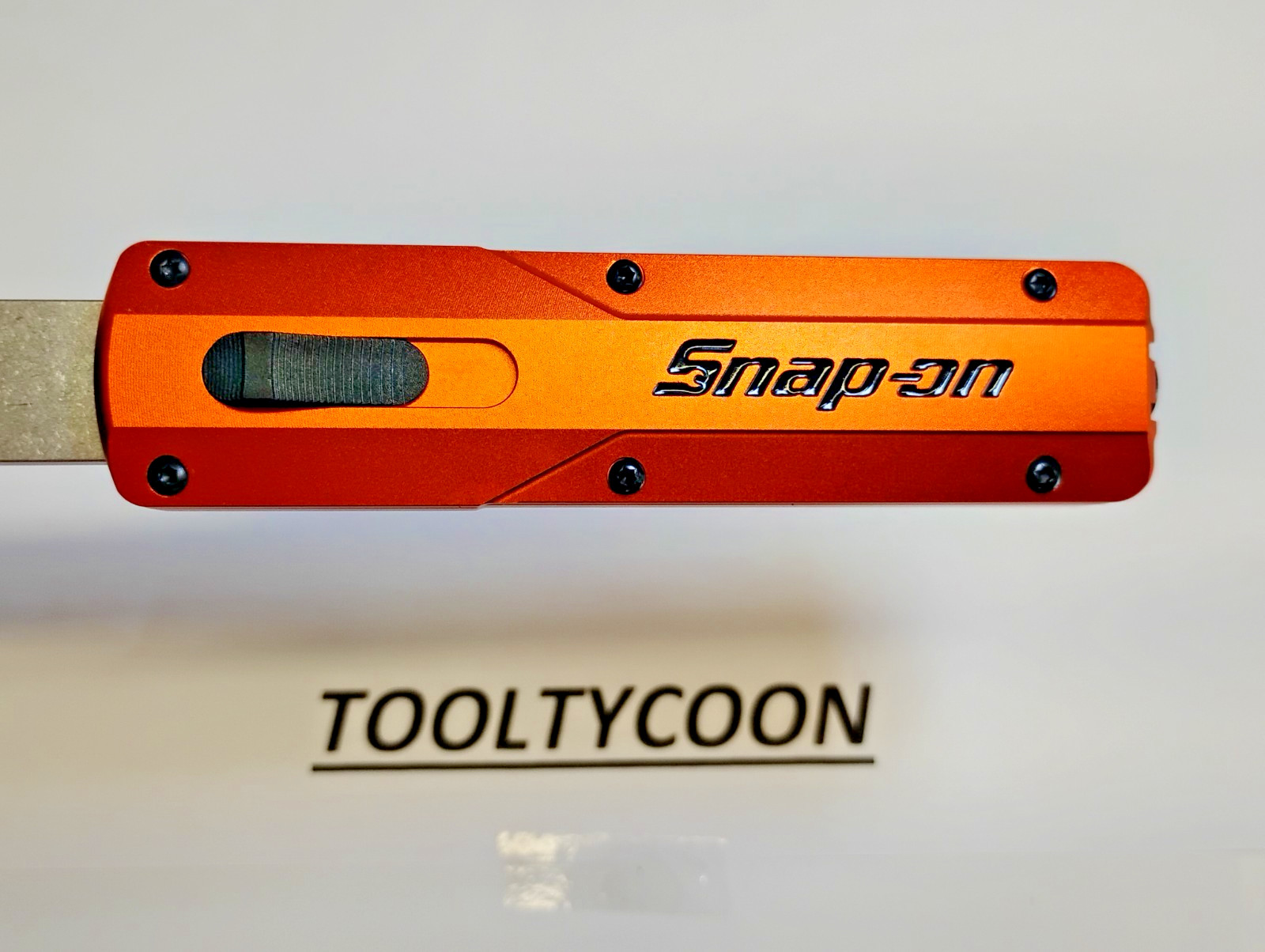 Snap-on Tools NEW ORANGE “OTF” Out The Front Retractable Panel Tool PBFT60O